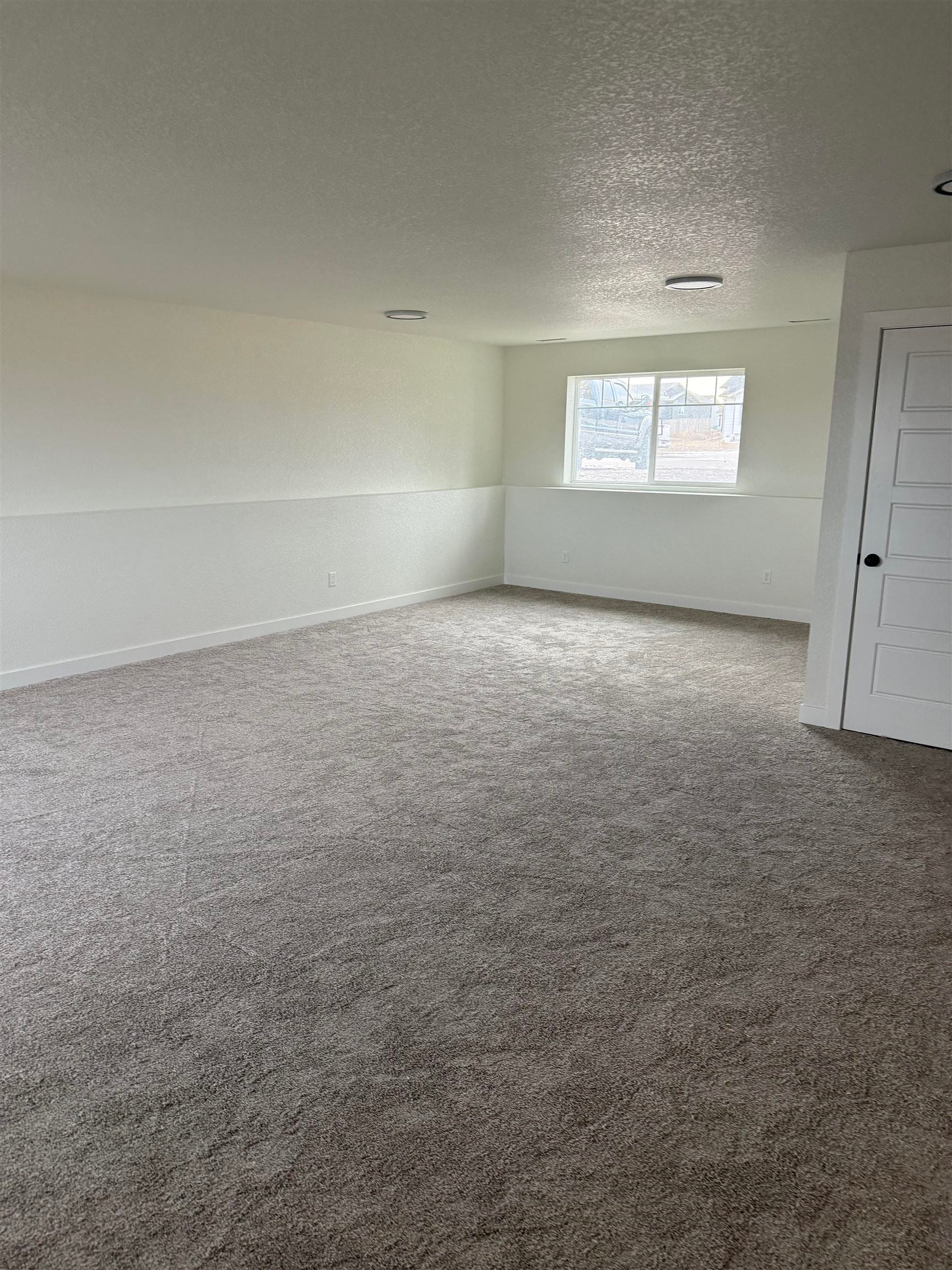 668 Eagle Court