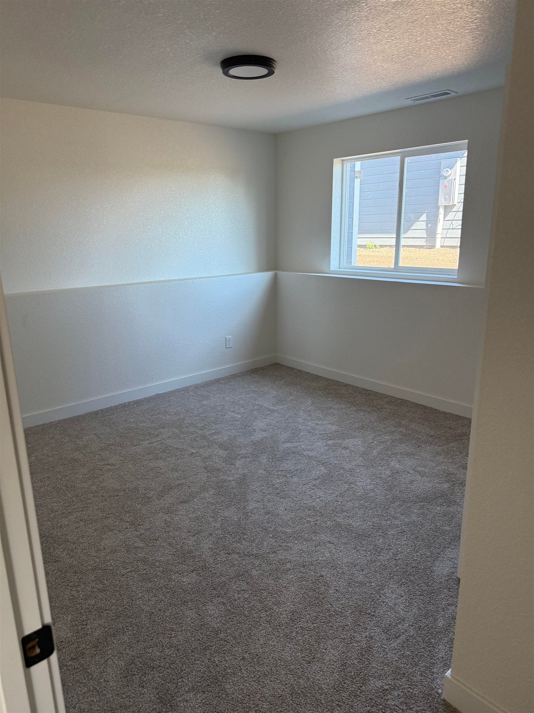 668 Eagle Court