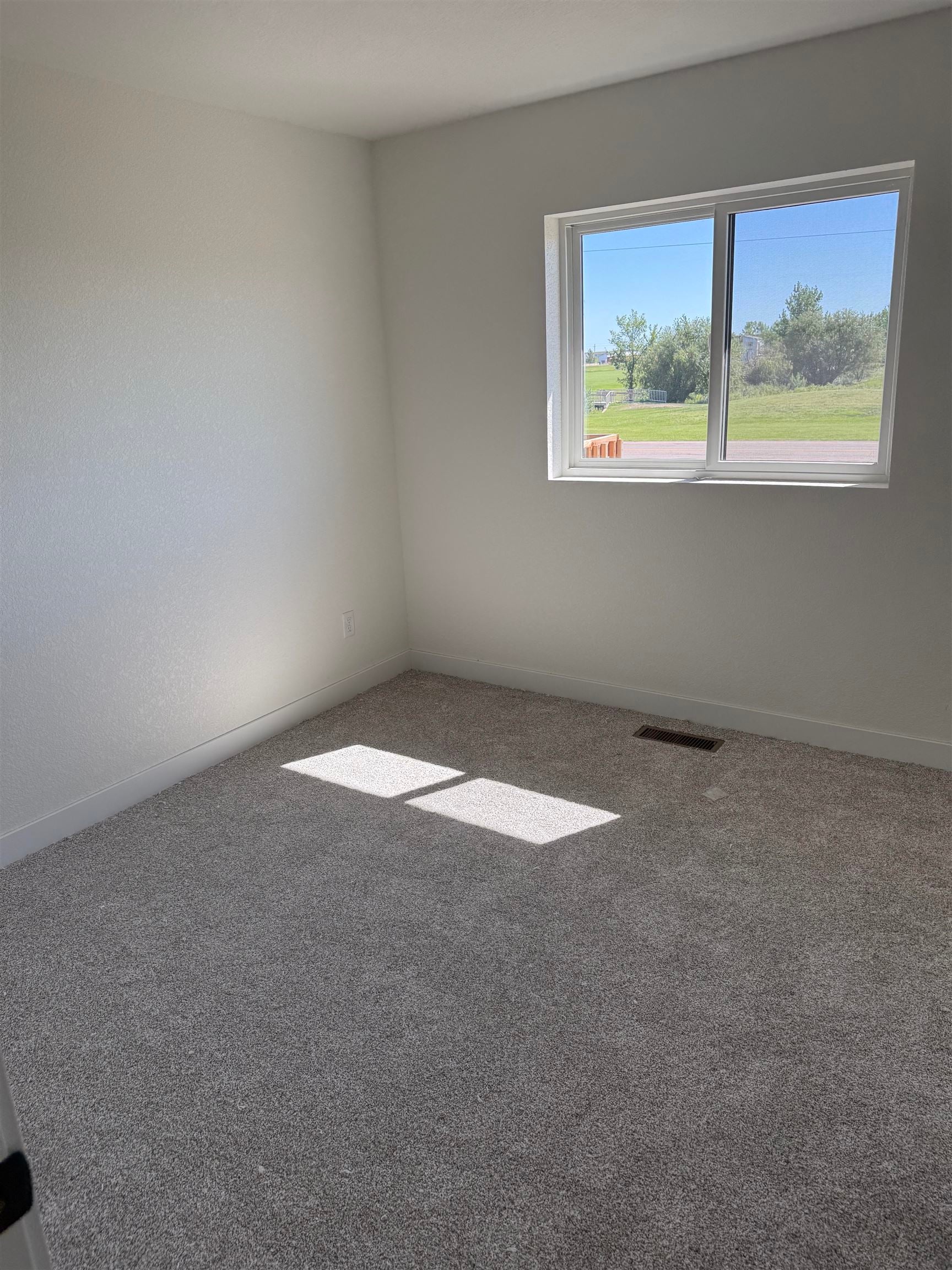 664 Eagle Court