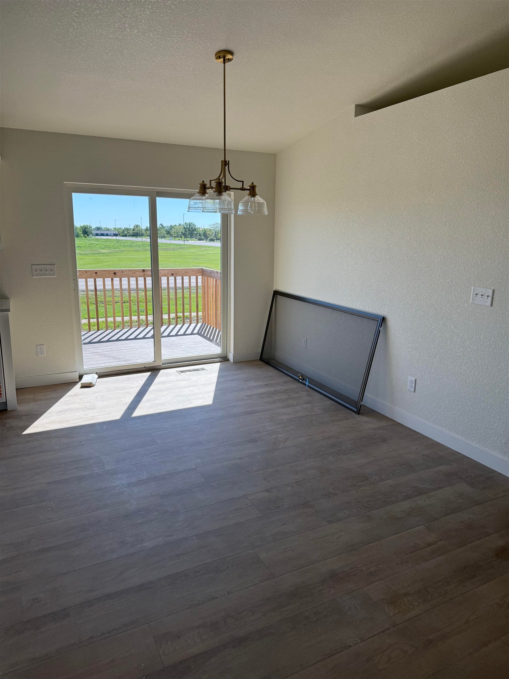 664 Eagle Court