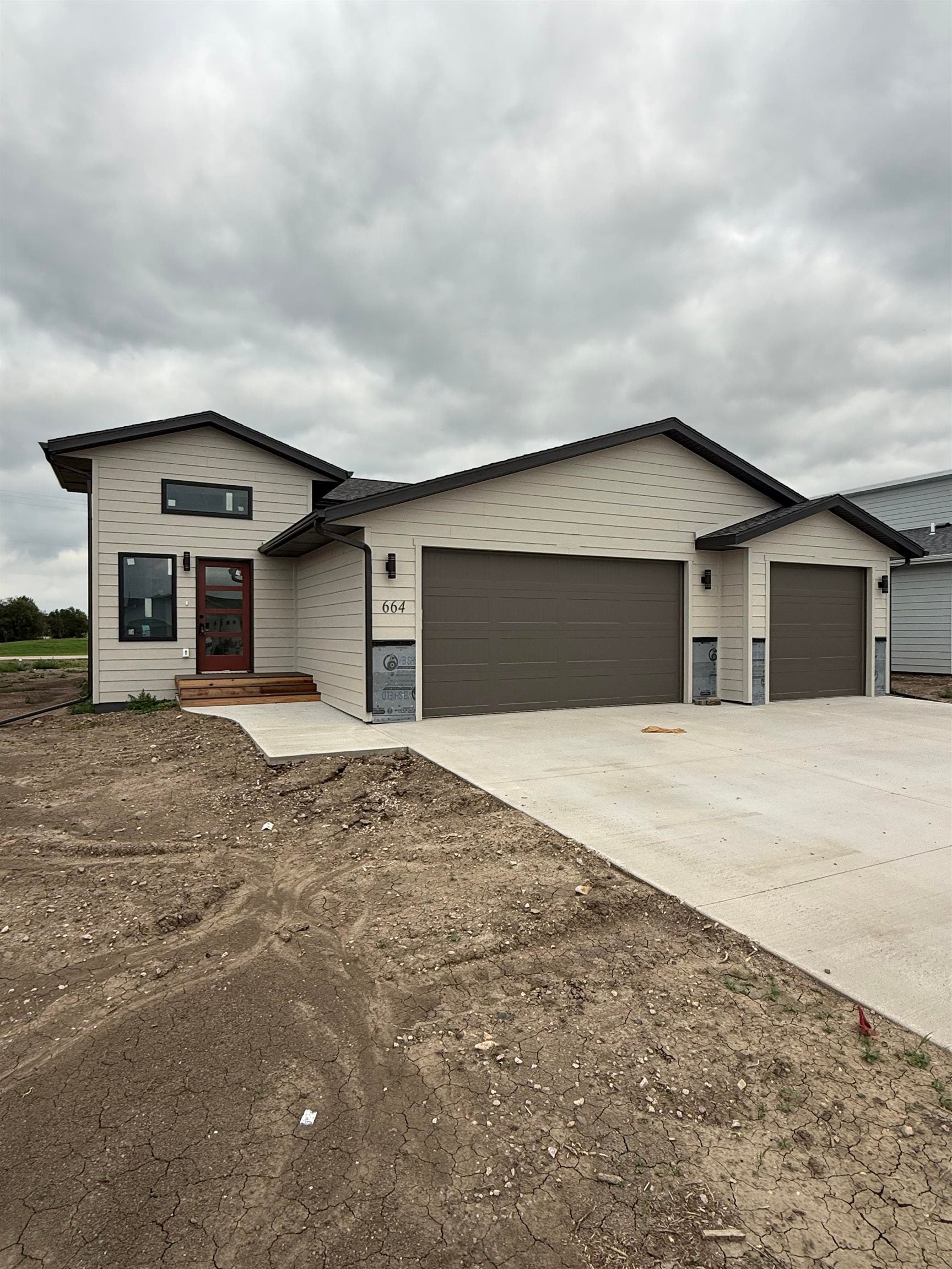 664 Eagle Court