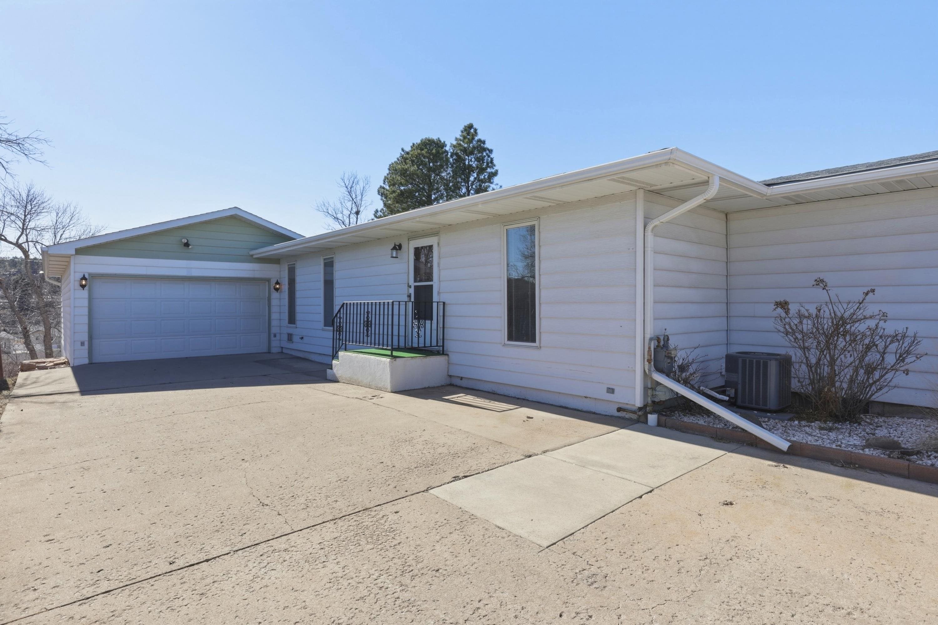 4565 Wentworth Drive