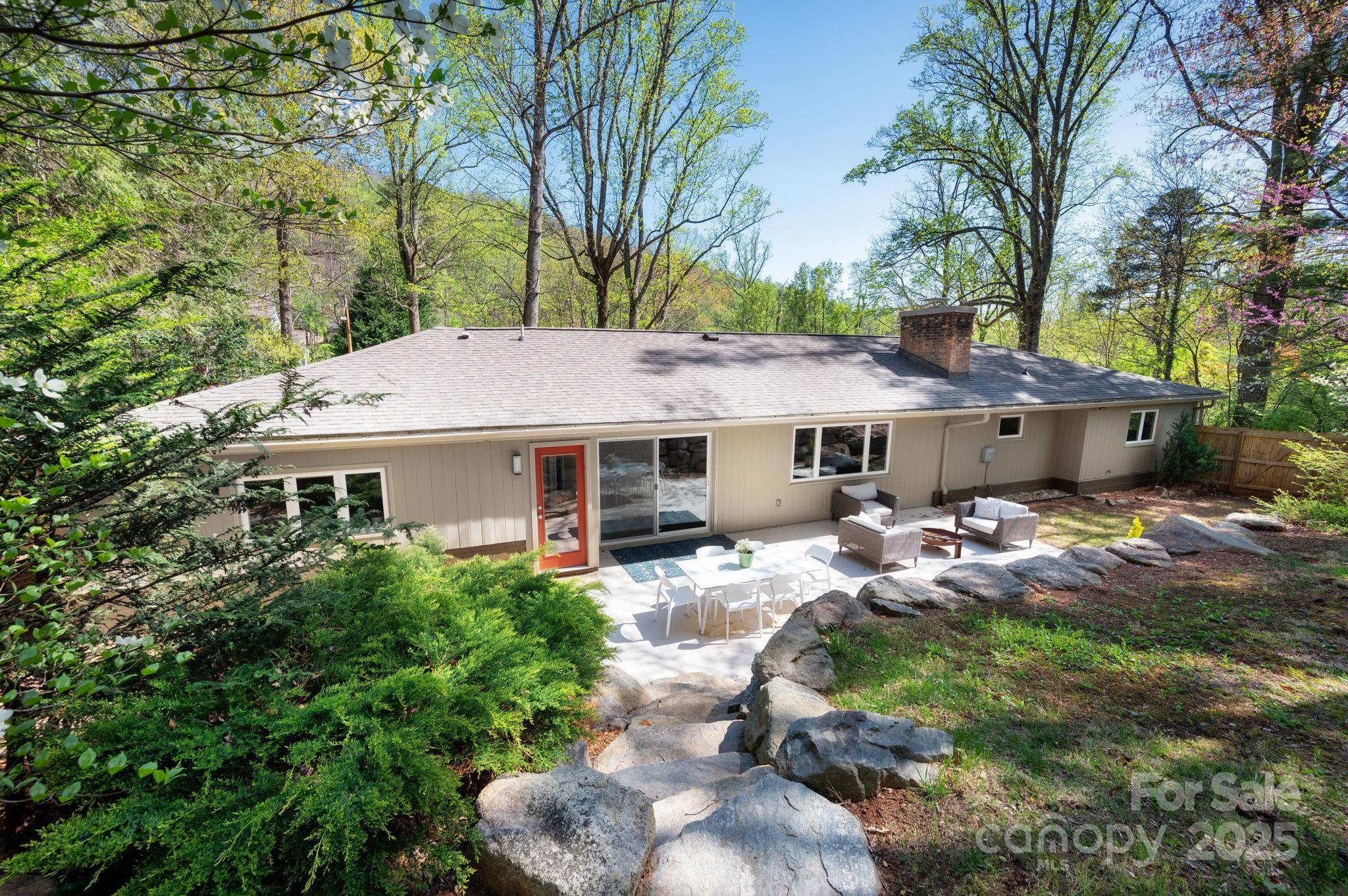 10 Woodcrest Road