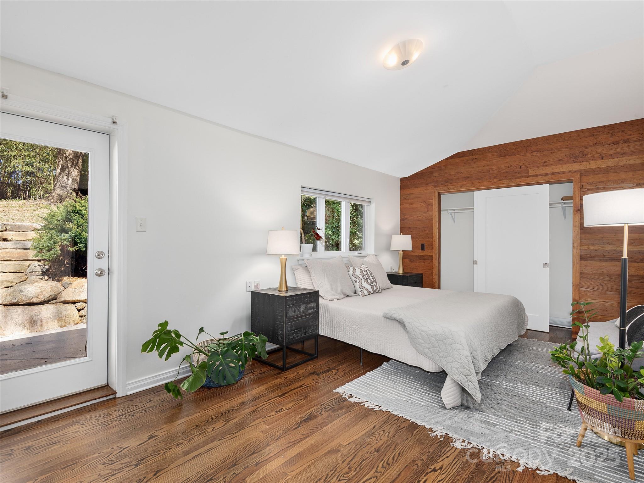 10 Woodcrest Road