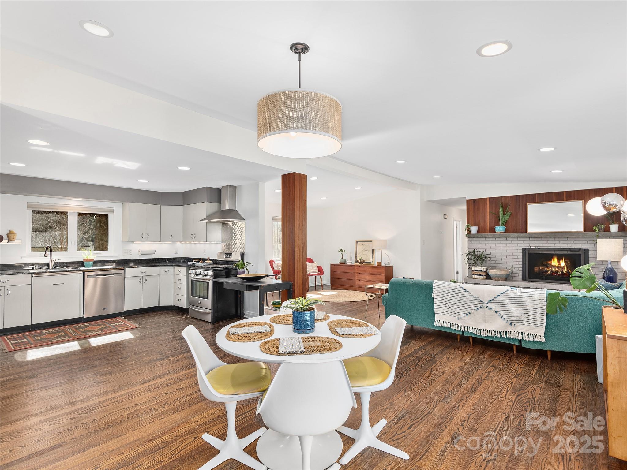 10 Woodcrest Road
