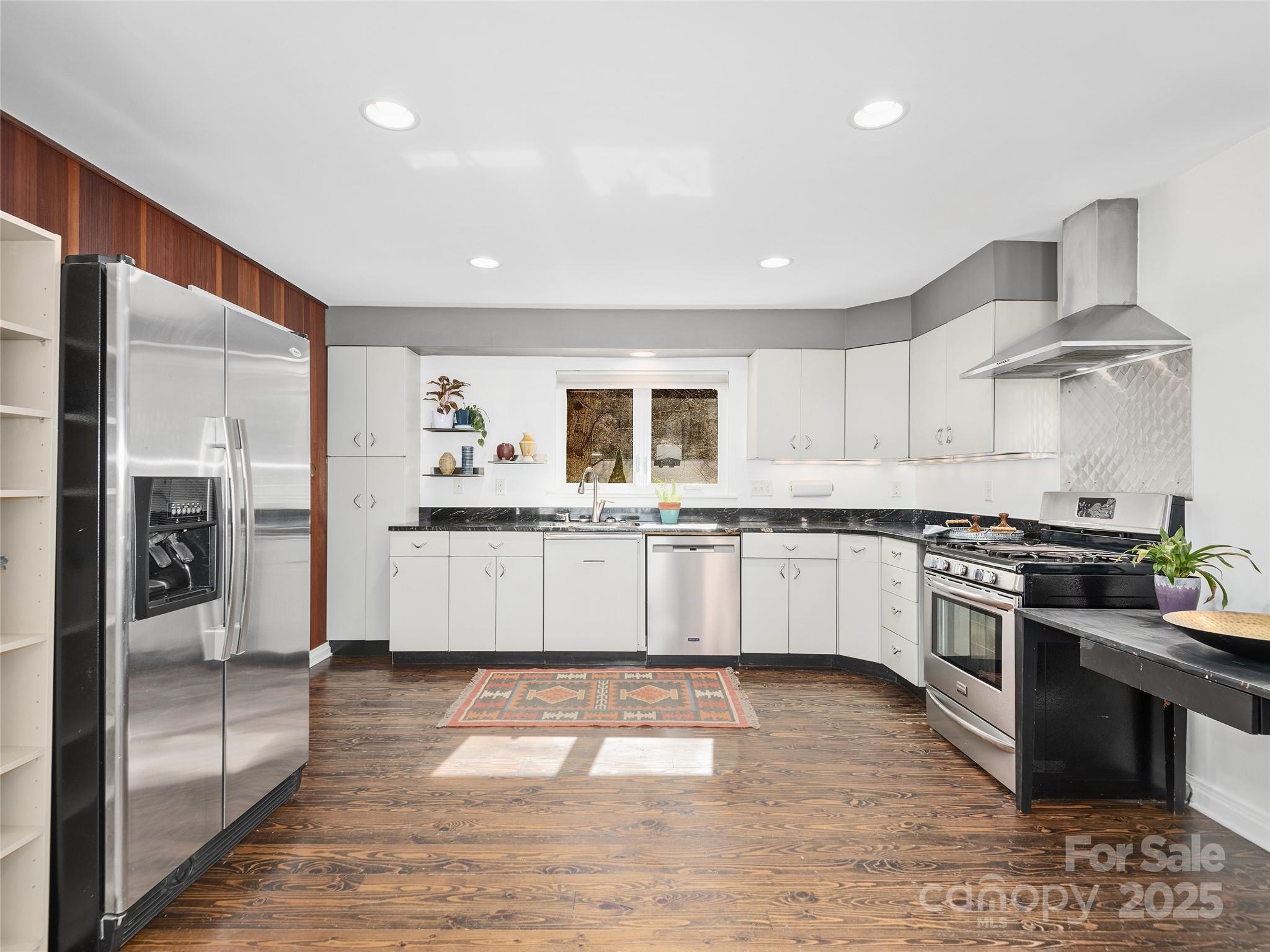 10 Woodcrest Road
