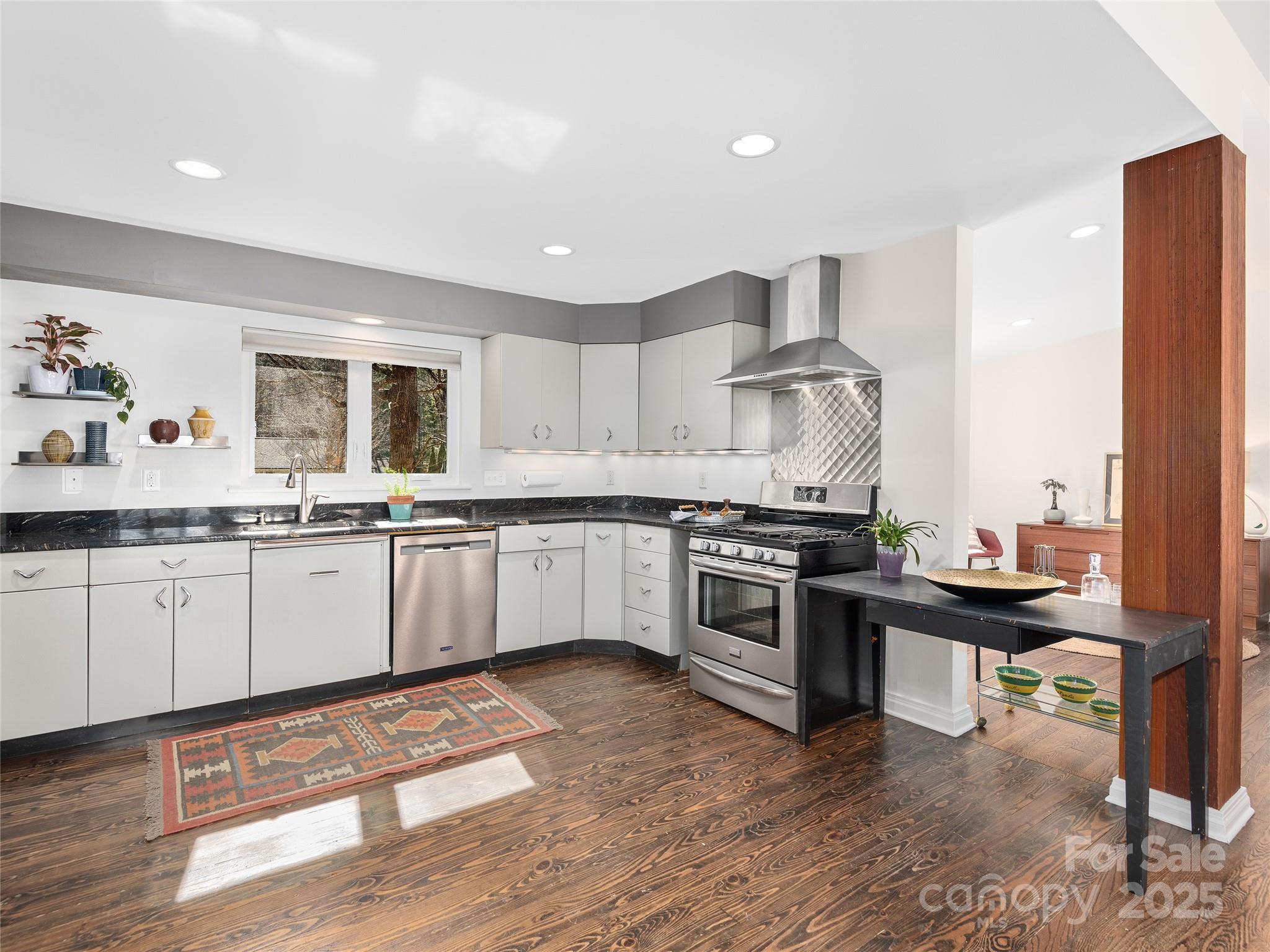 10 Woodcrest Road