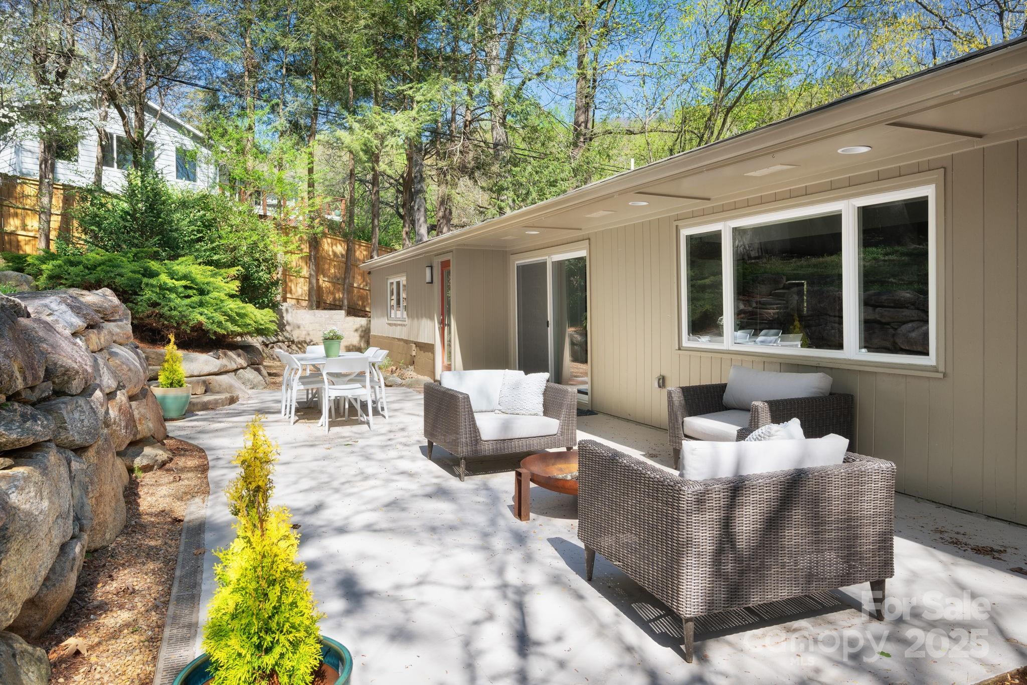 10 Woodcrest Road