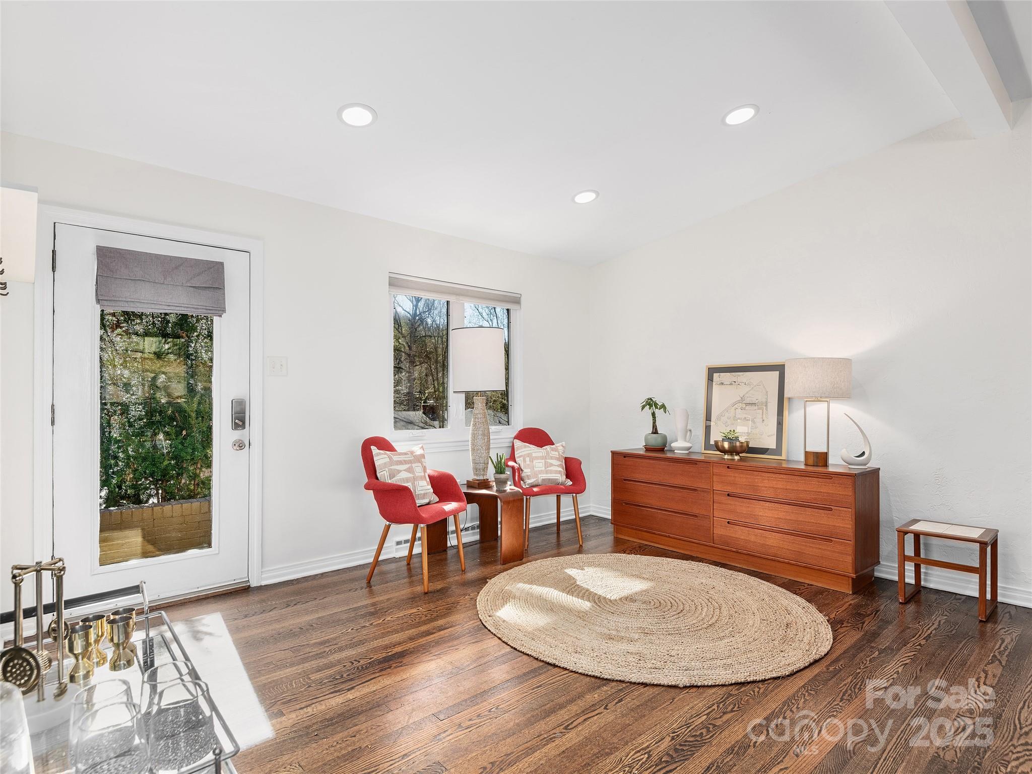 10 Woodcrest Road