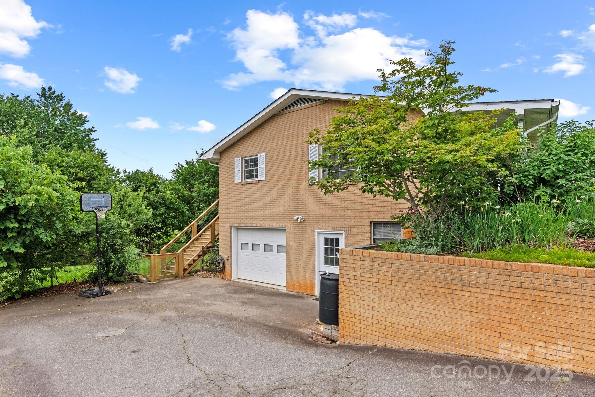 27 Dixon Terrace
