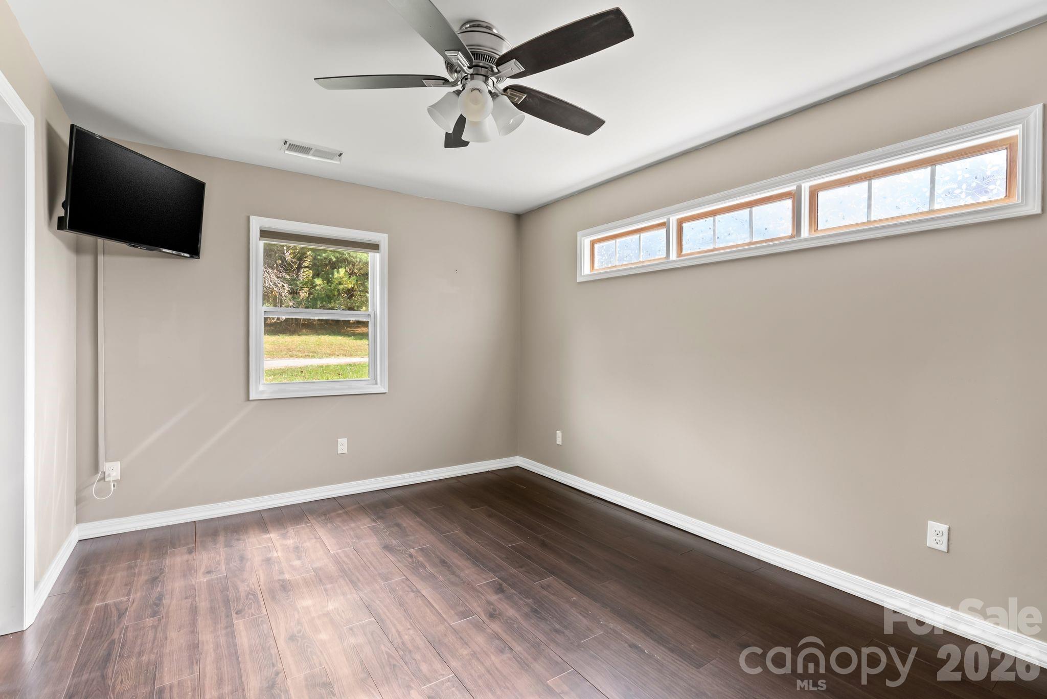 24 Ian River Drive