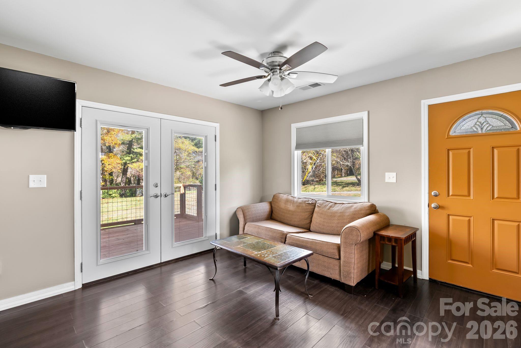 24 Ian River Drive