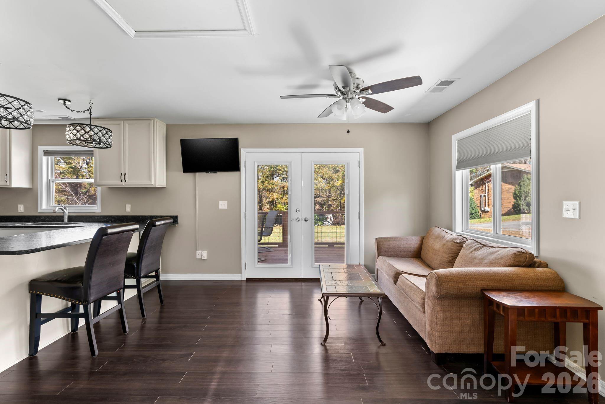 24 Ian River Drive