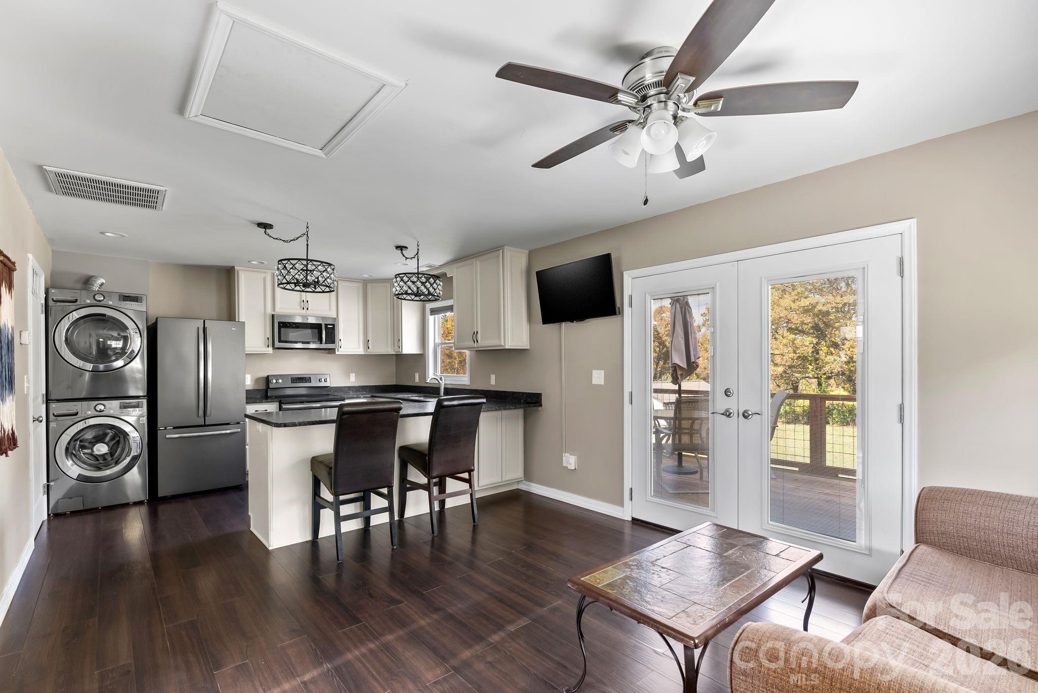 24 Ian River Drive