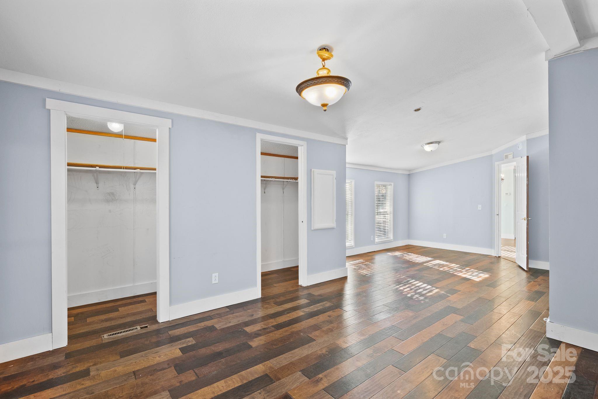 218 W Walt Haven Drive