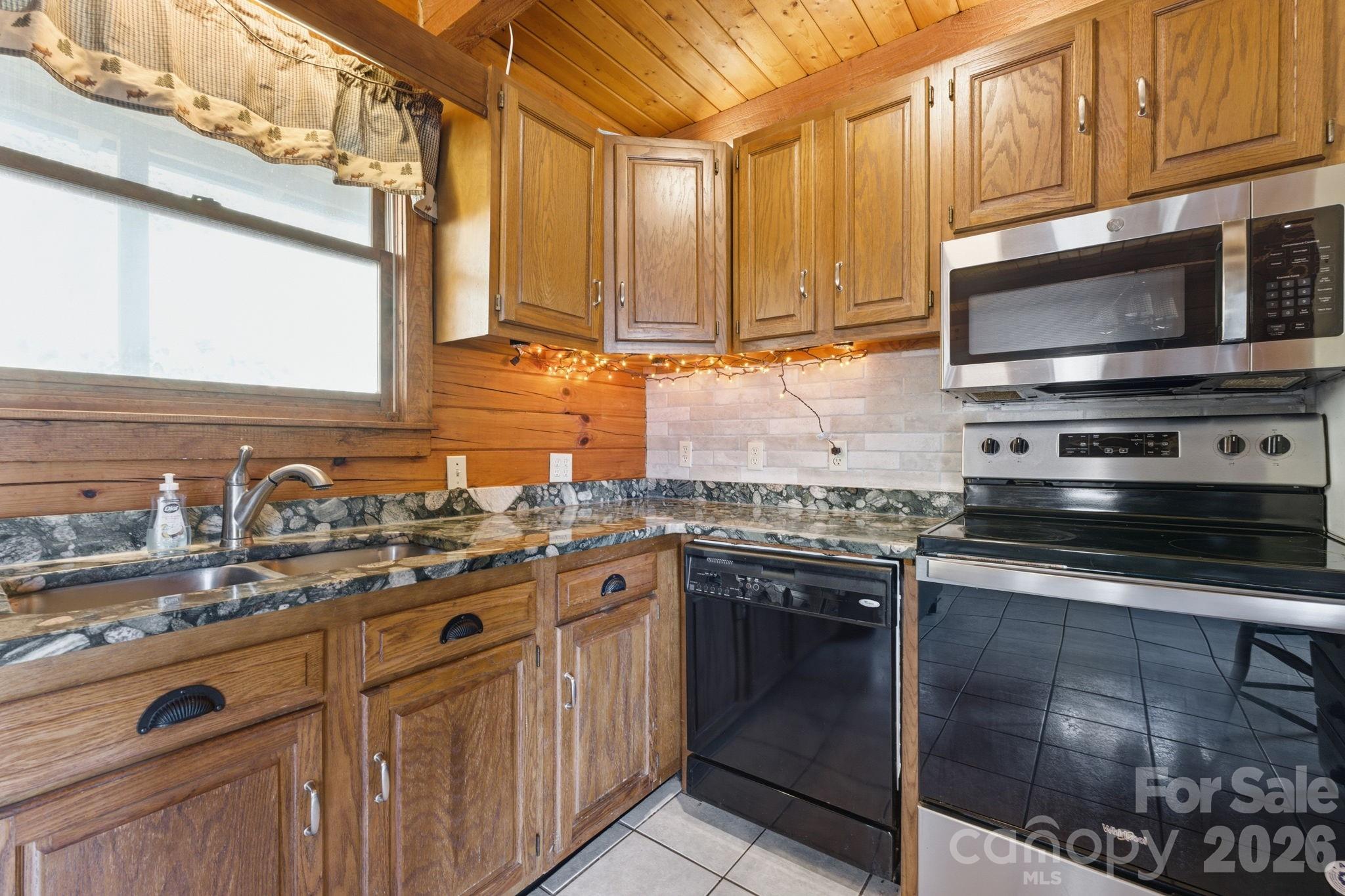 1837 E Alarka Road