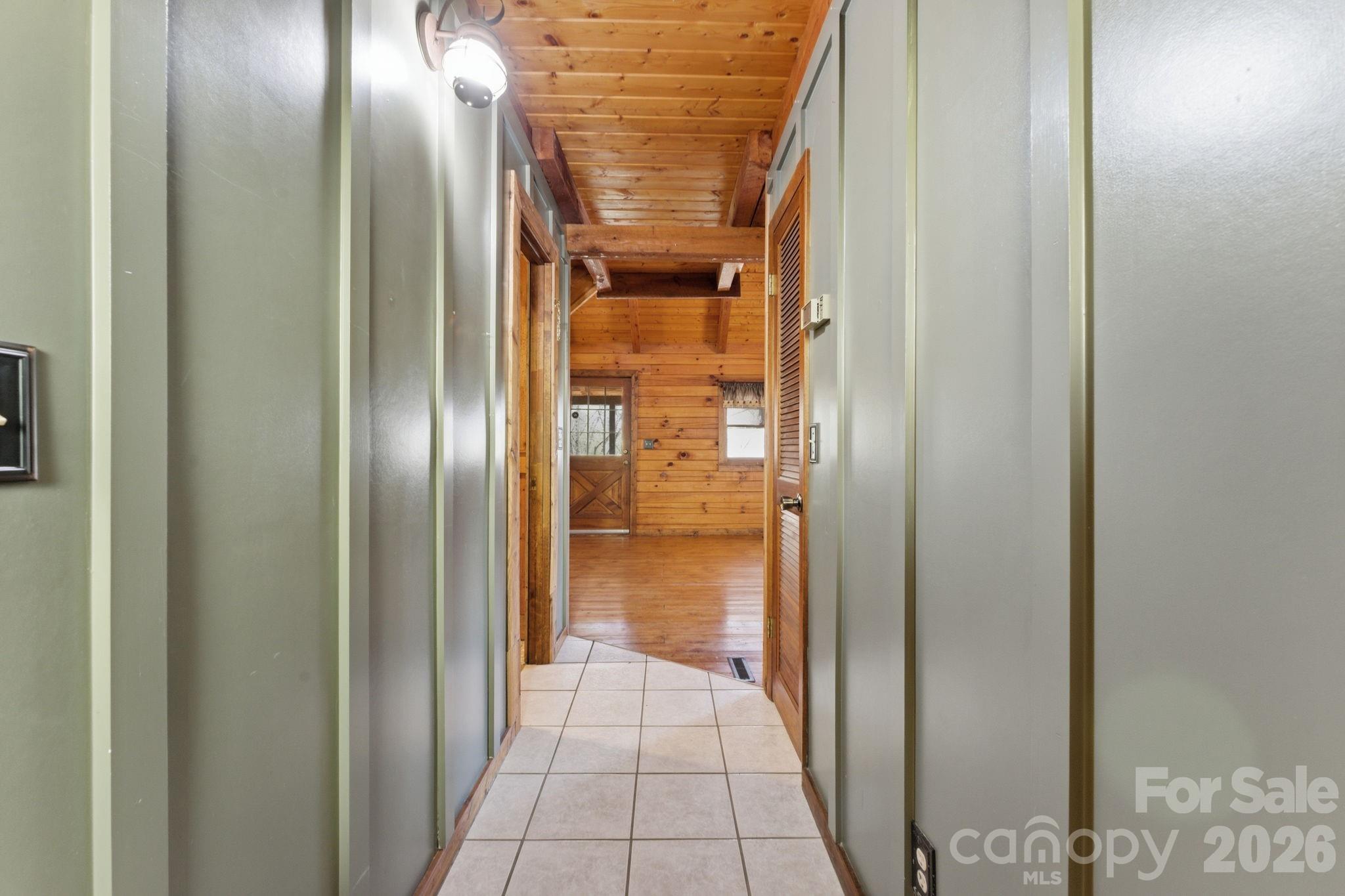 1837 E Alarka Road