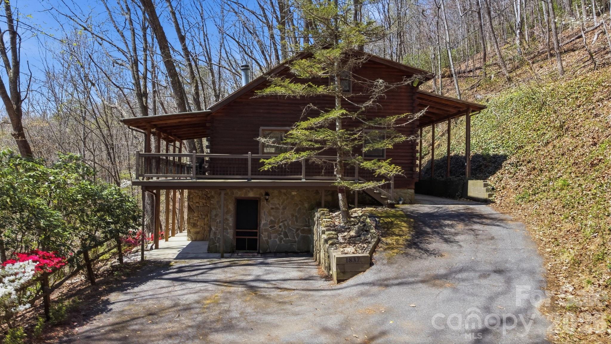 1837 E Alarka Road