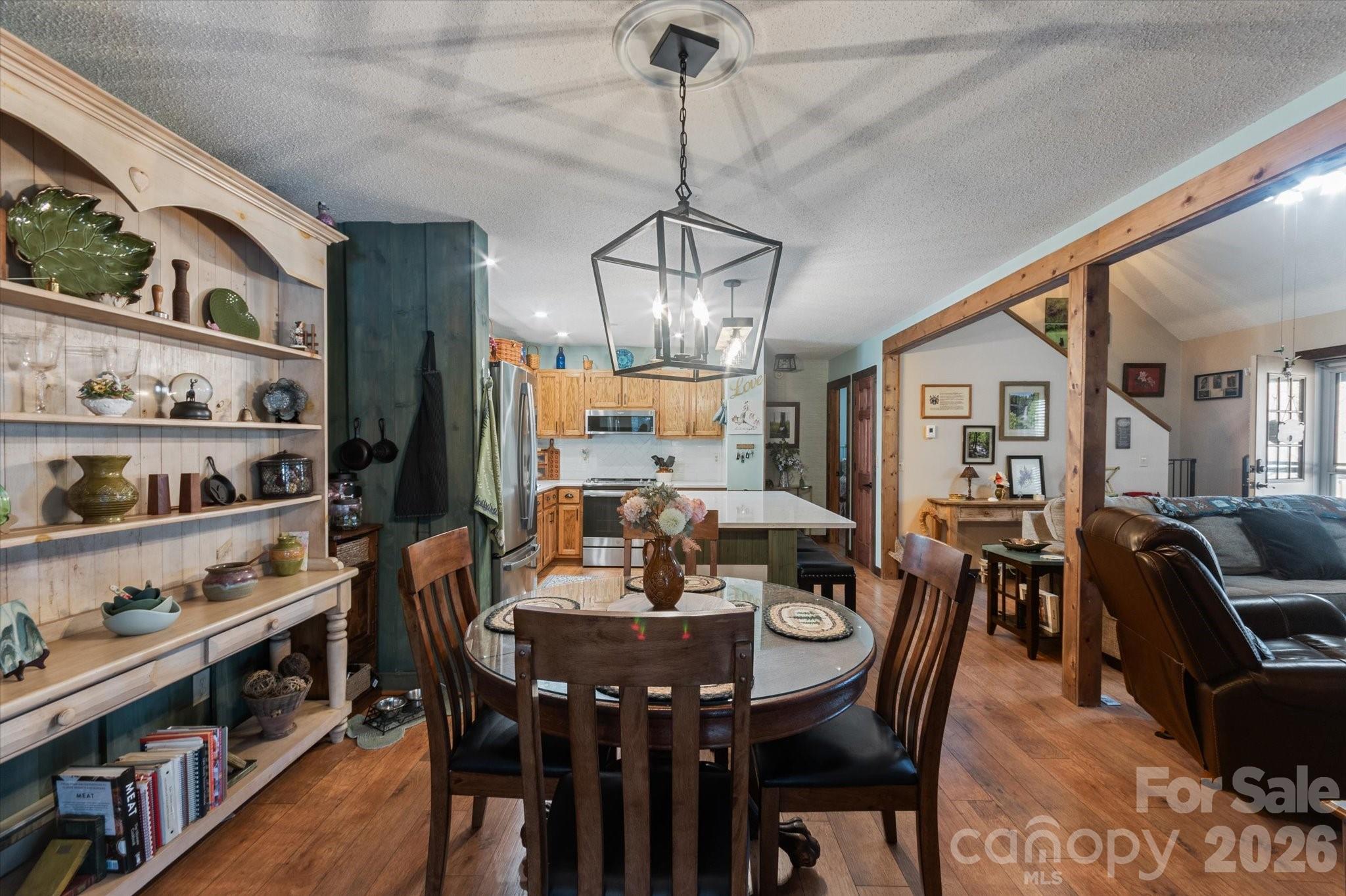 46 Hummingbird Drive