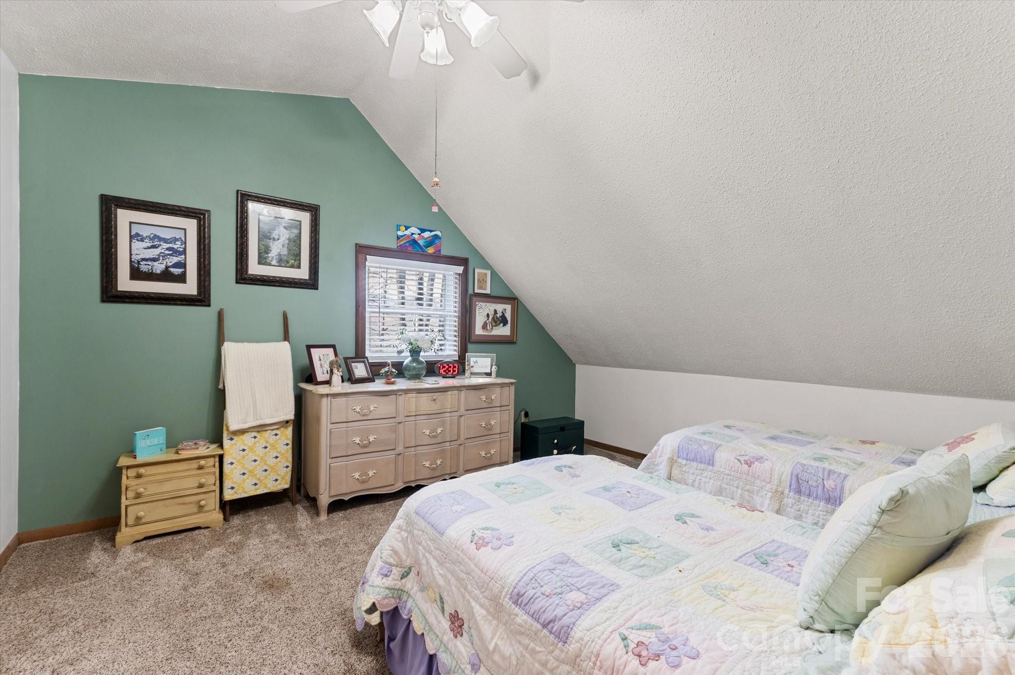 46 Hummingbird Drive
