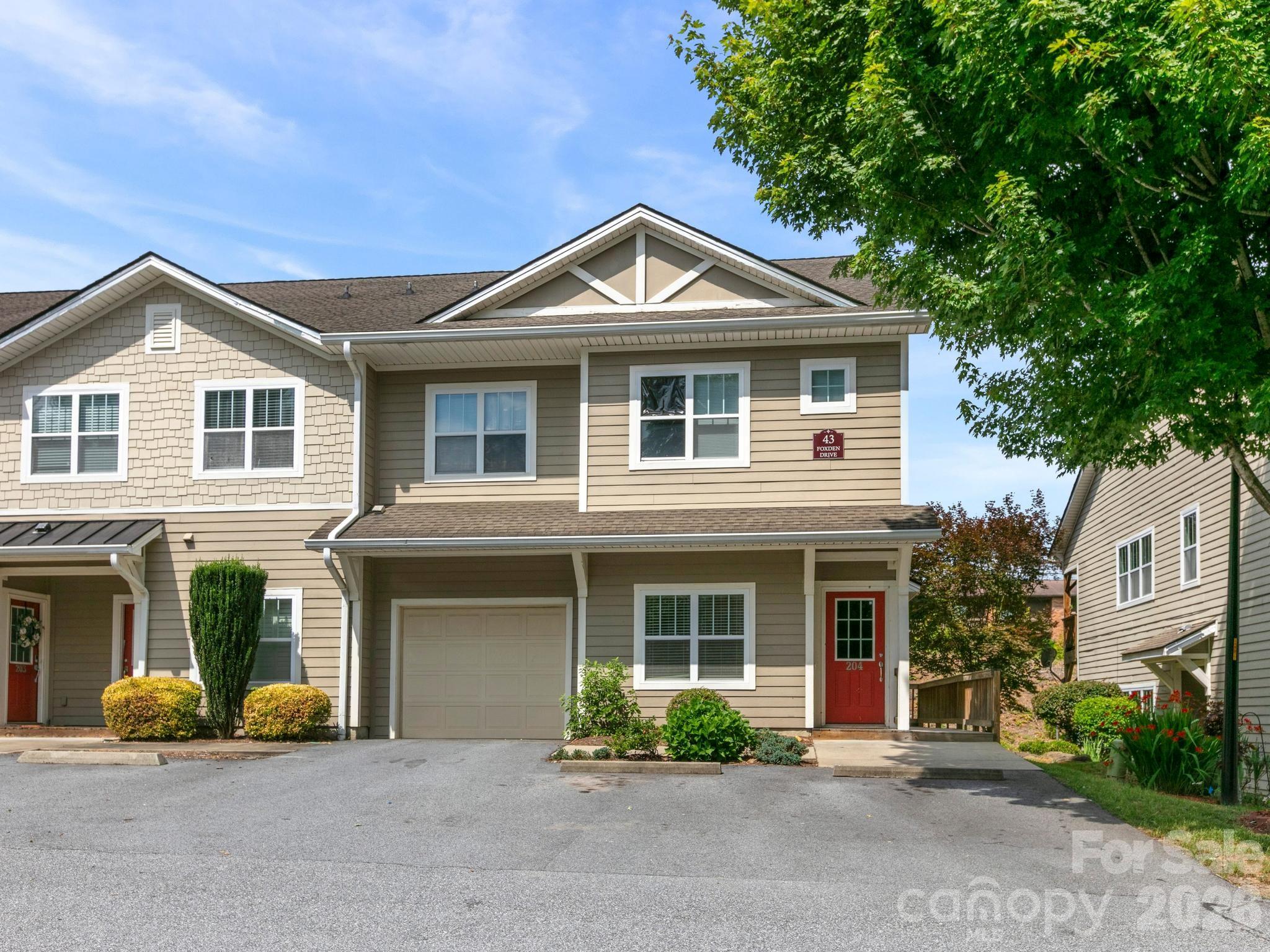 43 Foxden Drive Unit: 104