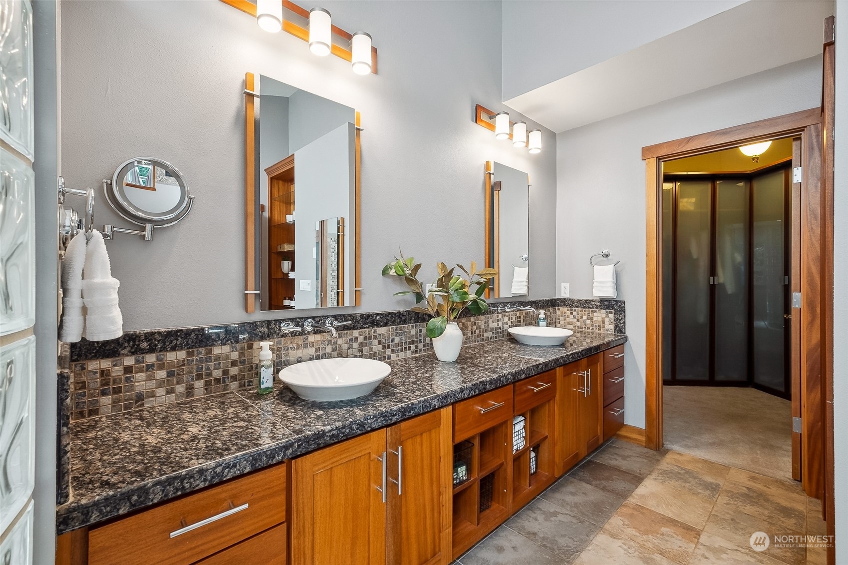 7402 Moon Valley Road SE