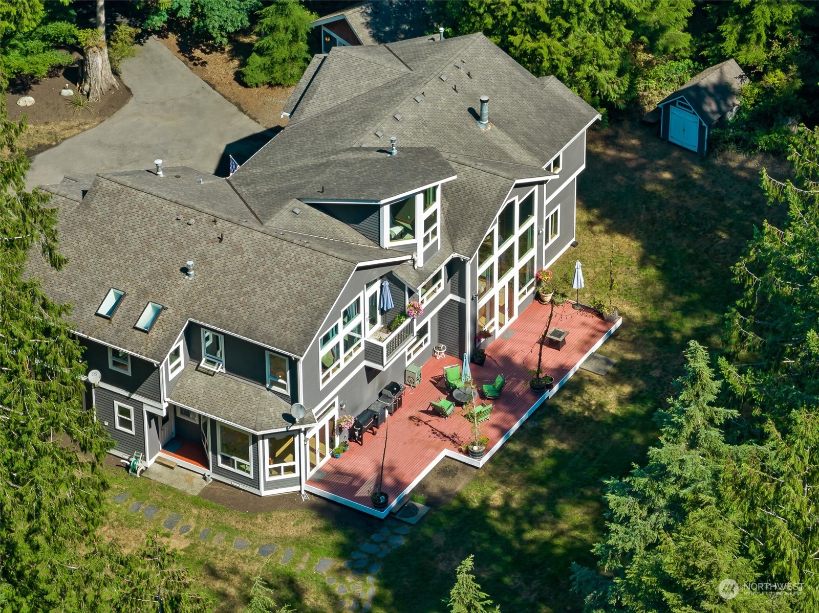 7402 Moon Valley Road SE