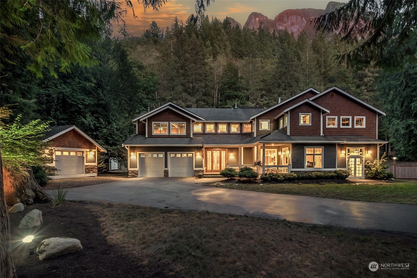 7402 Moon Valley Road SE