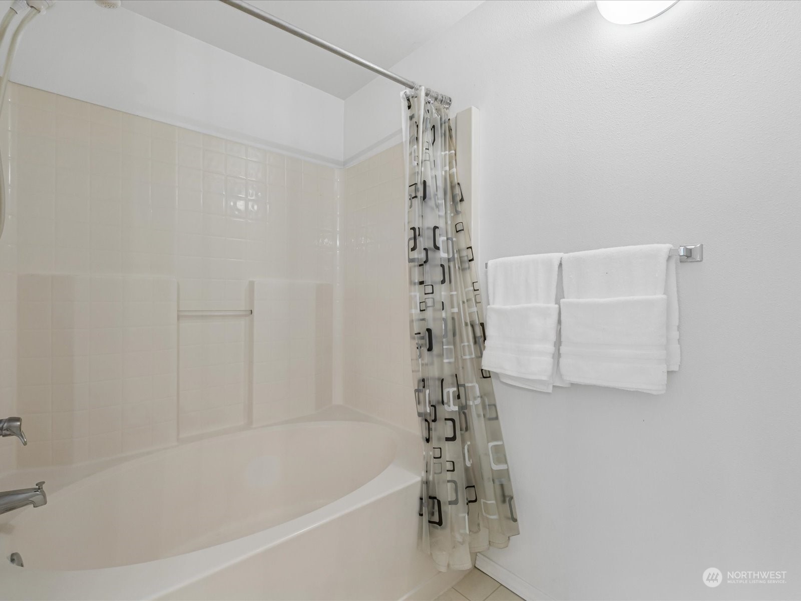 2268 Newport Way NW #1-2