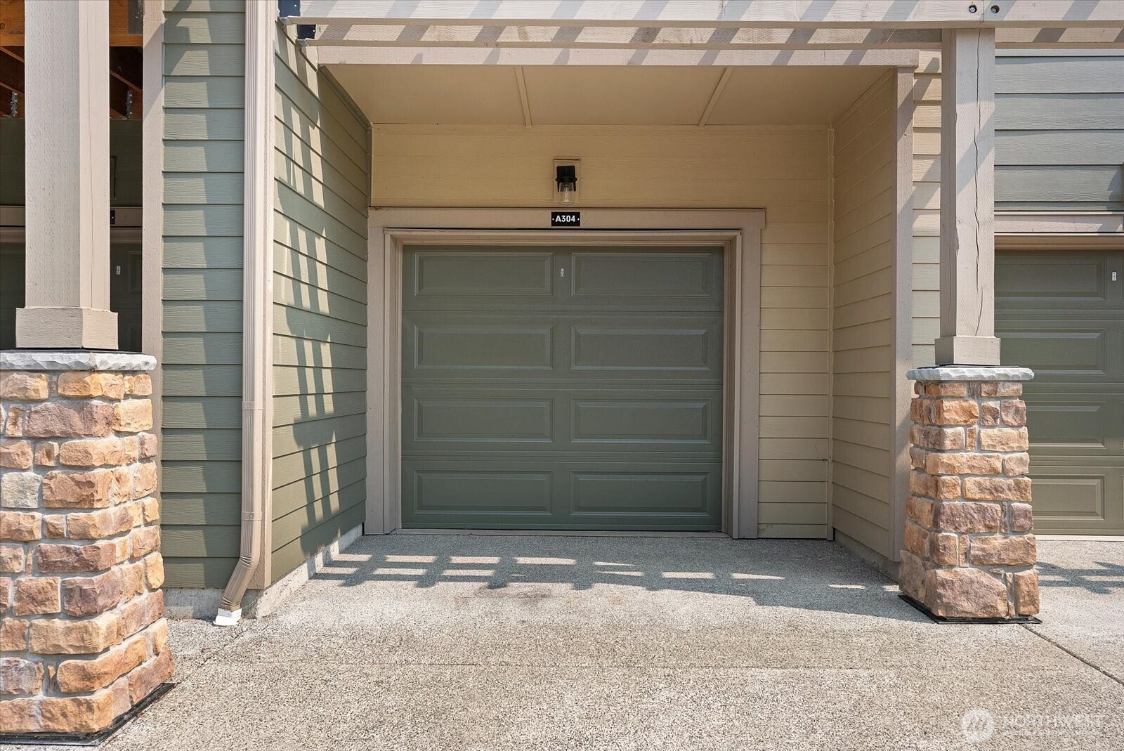 1850 SE 12th Place Unit: 304