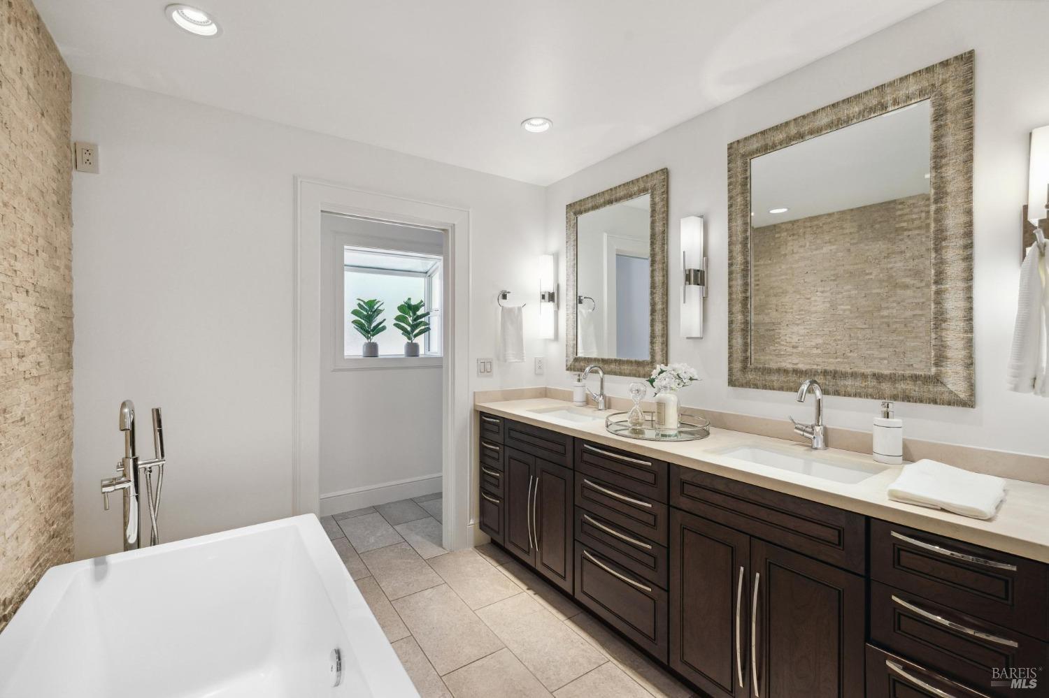 1458 Saint Helena Hwy S