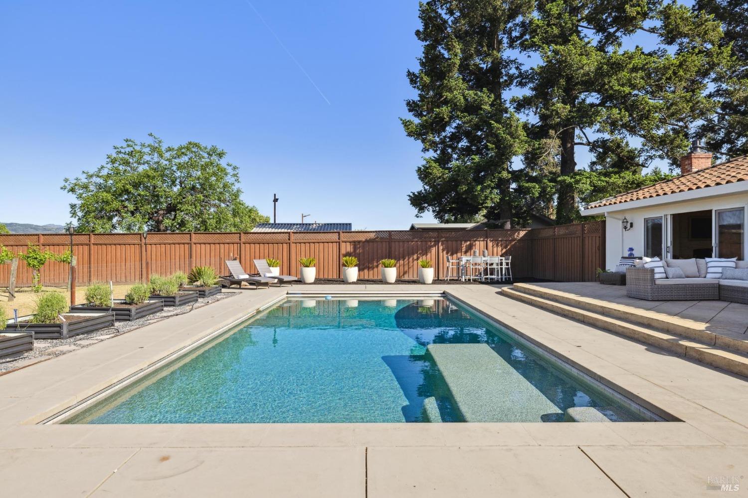 1458 Saint Helena Hwy S