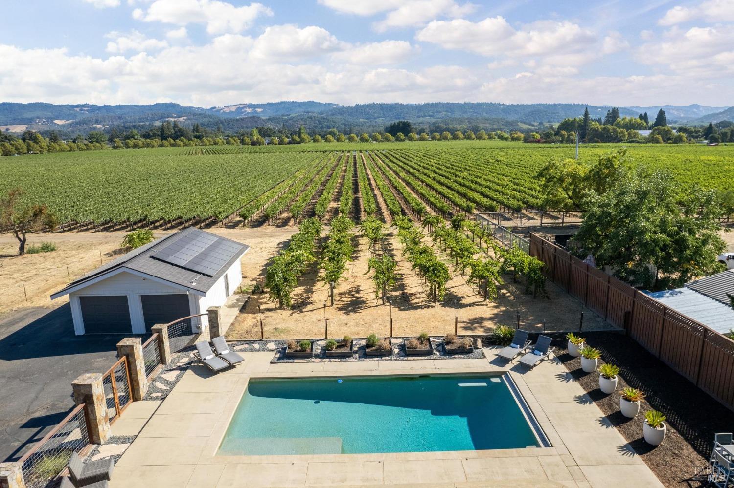 1458 Saint Helena Hwy S