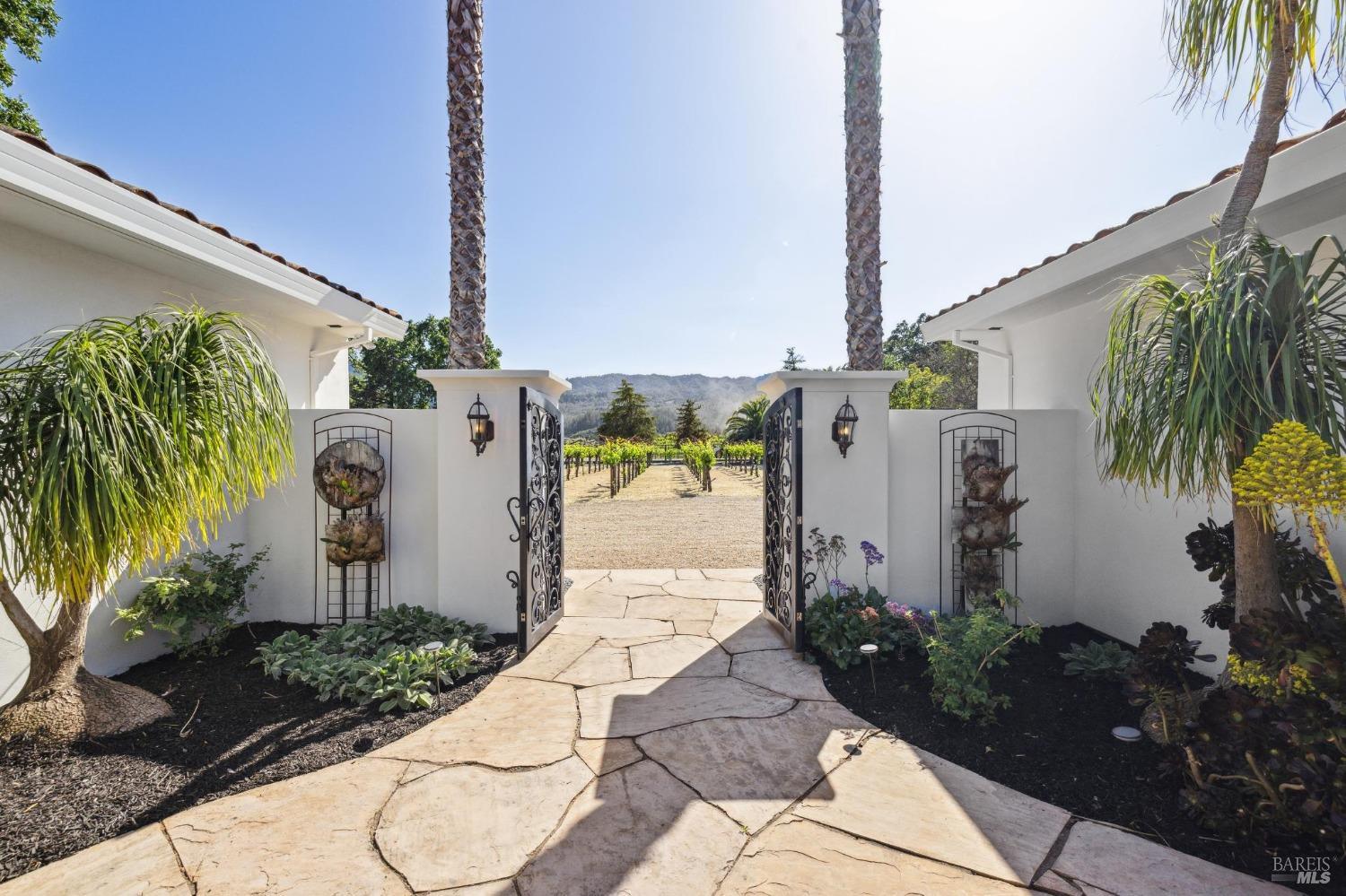 1458 Saint Helena Hwy S