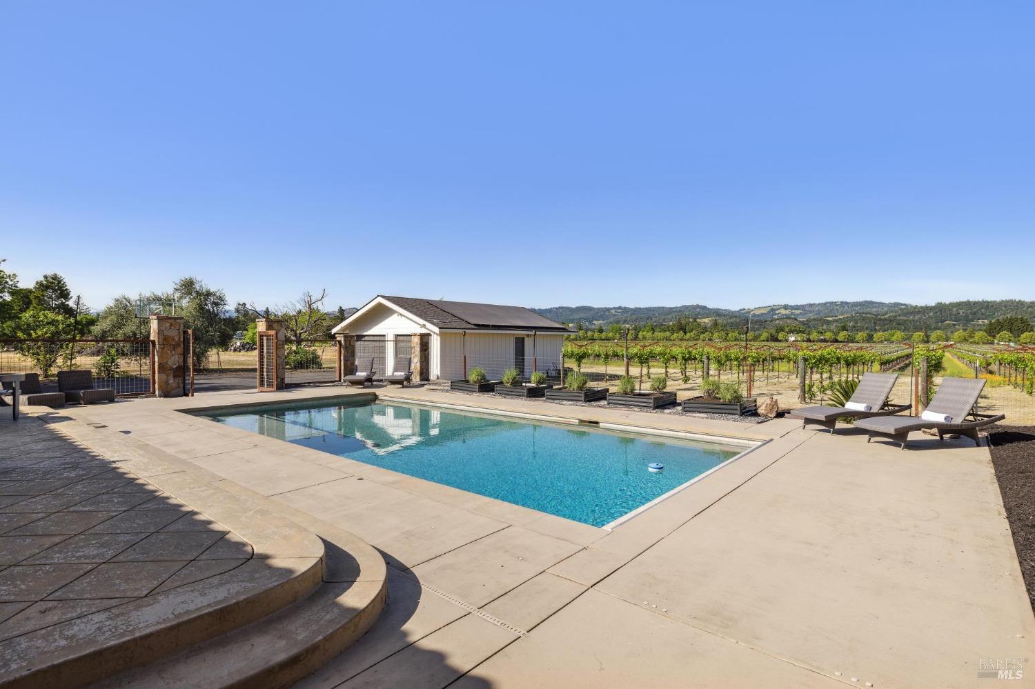 1458 Saint Helena Hwy S