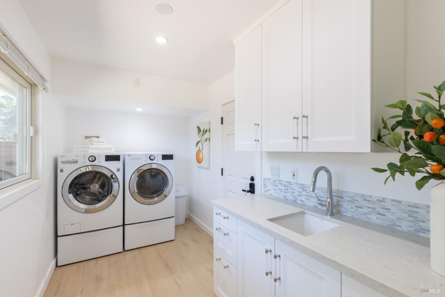 1458 Saint Helena Hwy S