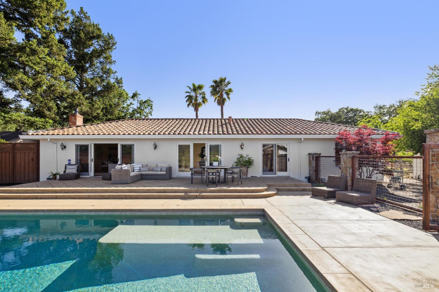 1458 Saint Helena Hwy S