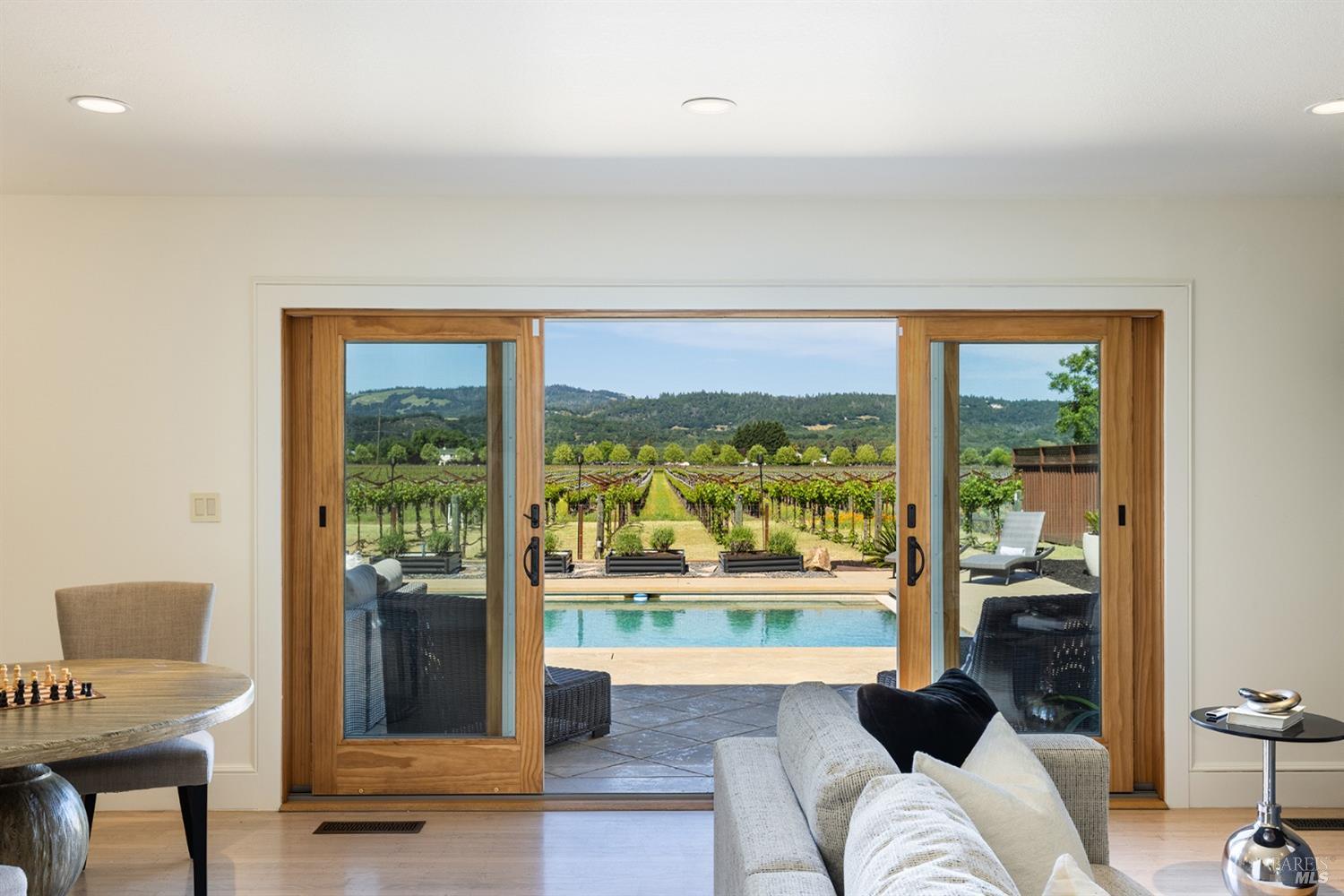 1458 Saint Helena Hwy S