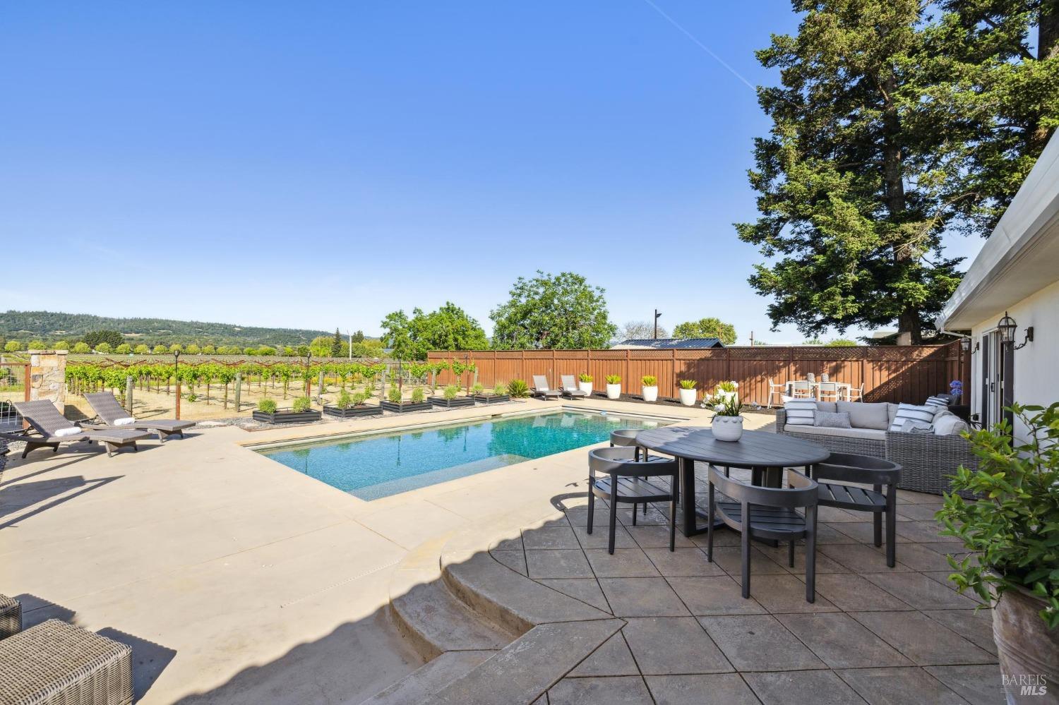 1458 Saint Helena Hwy S