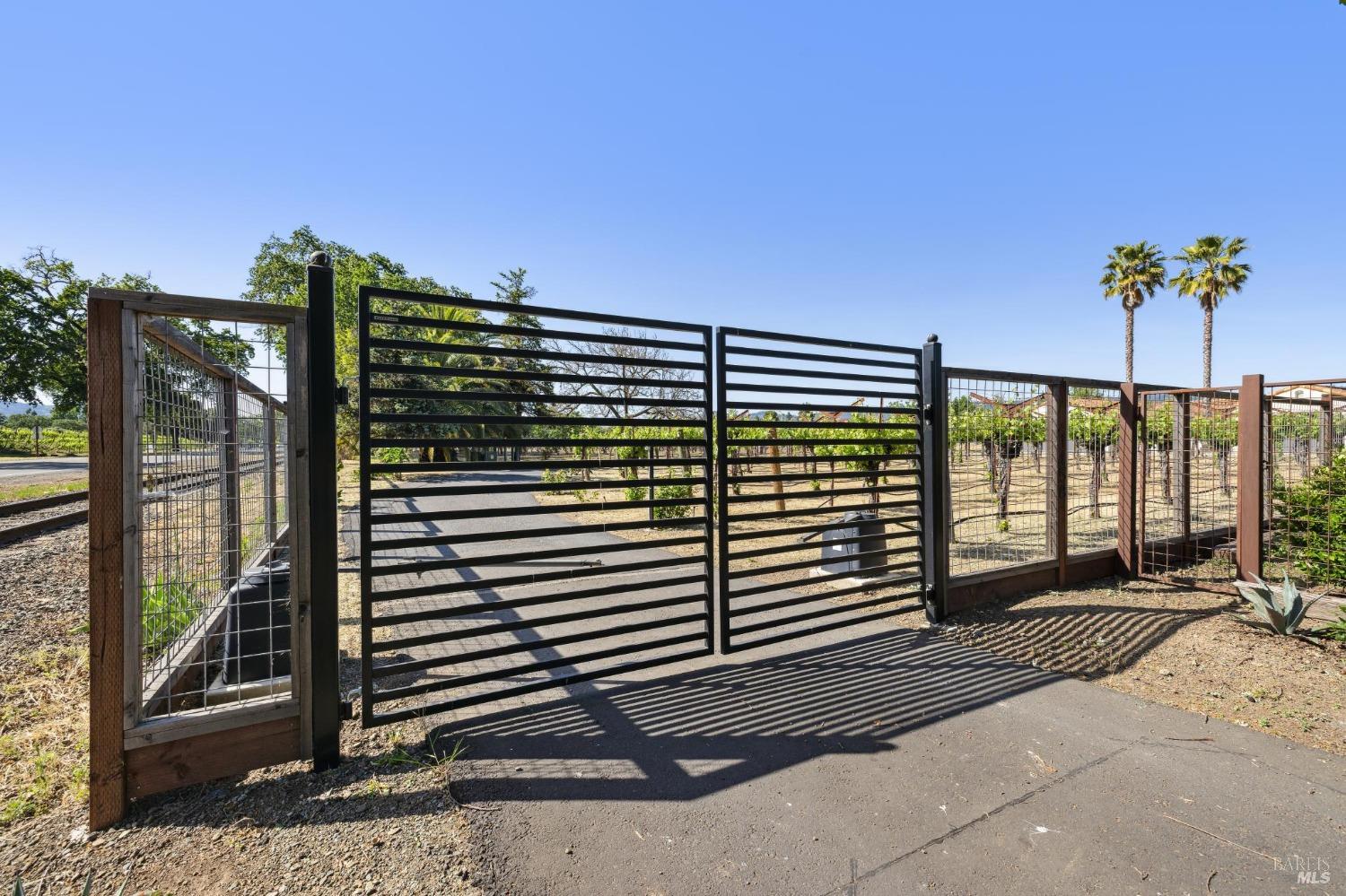 1458 Saint Helena Hwy S