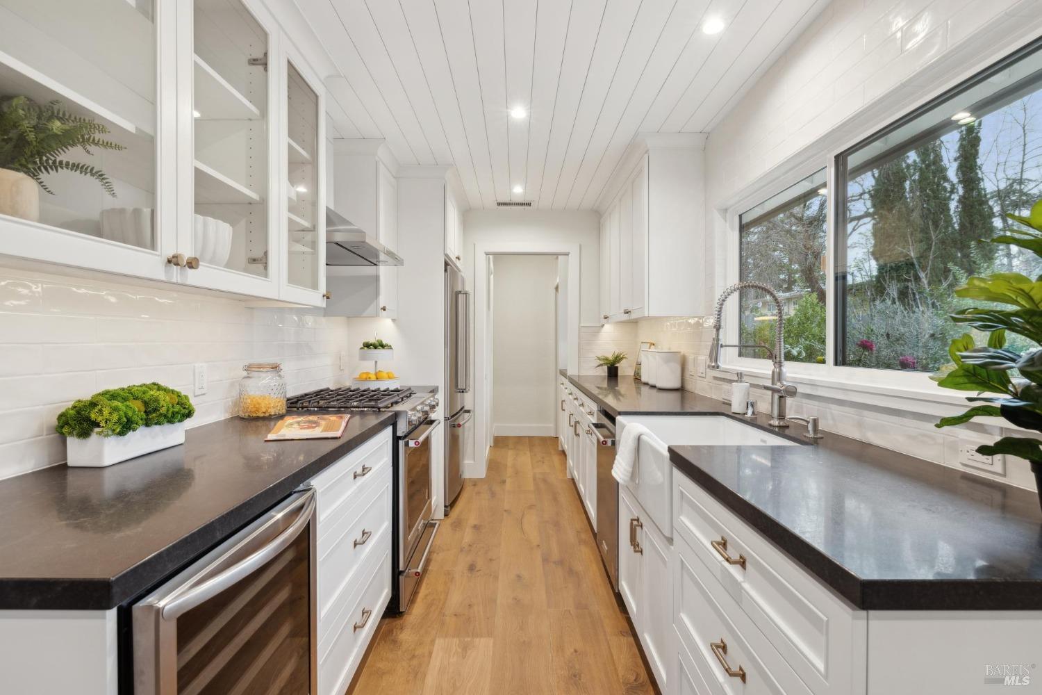 1123 Oak Ave