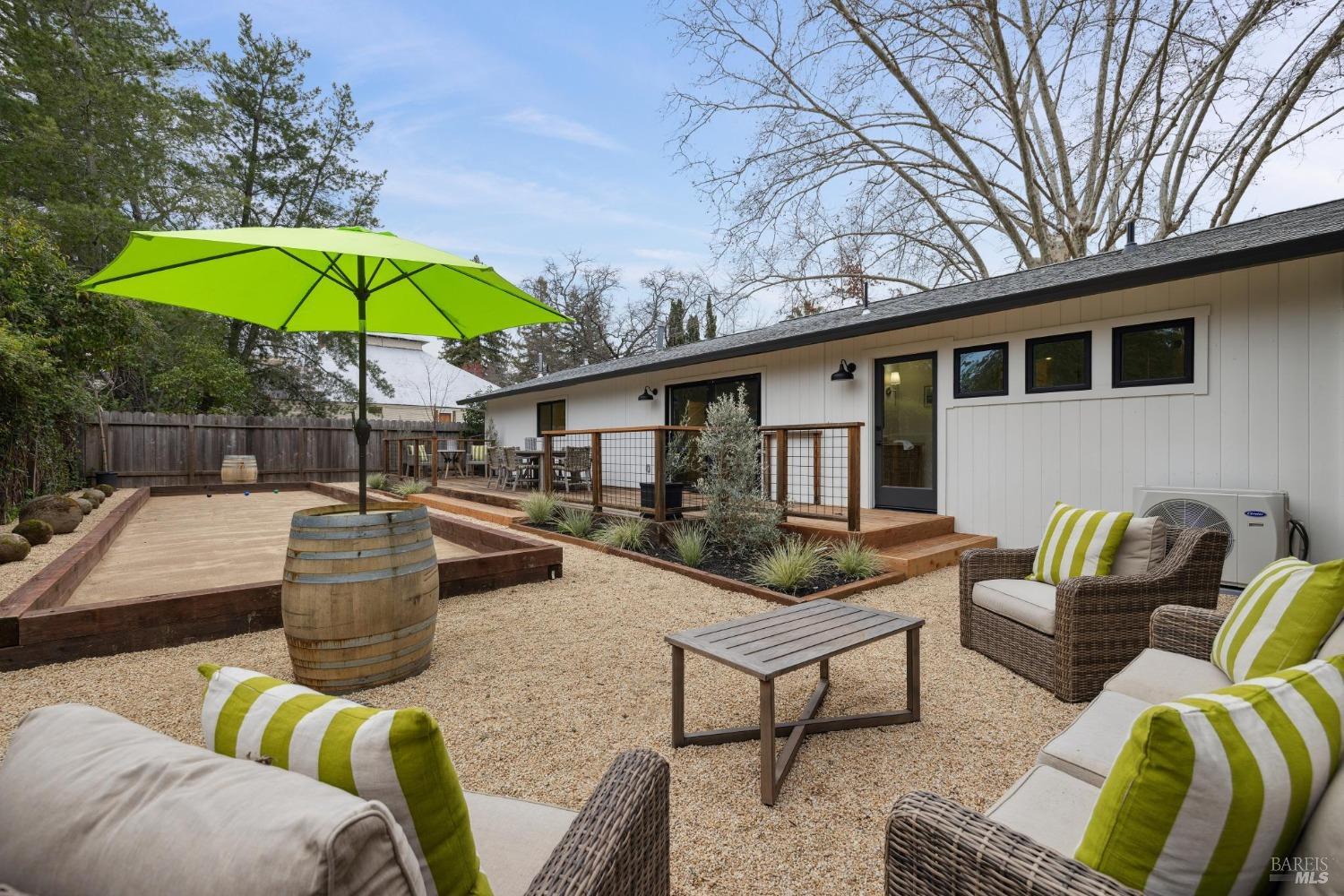 1123 Oak Ave