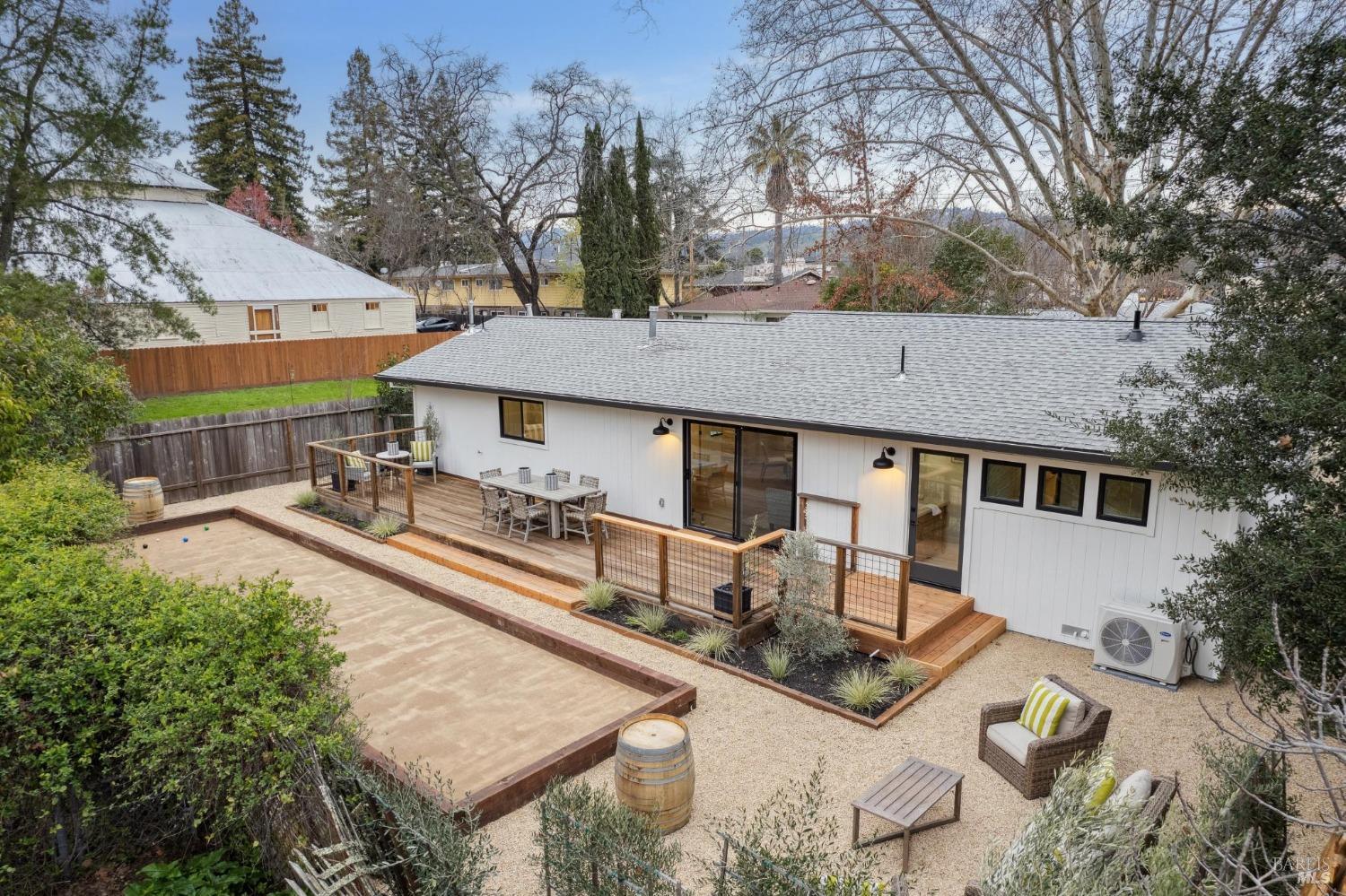 1123 Oak Ave