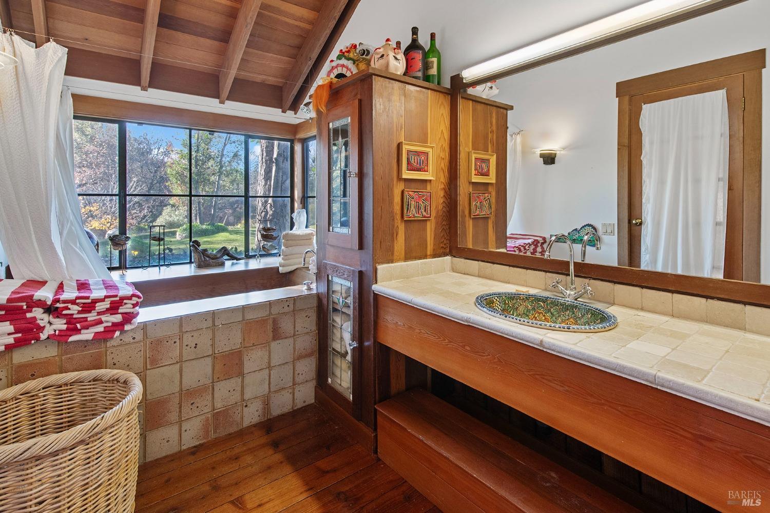 4040 Spring Mountain Rd