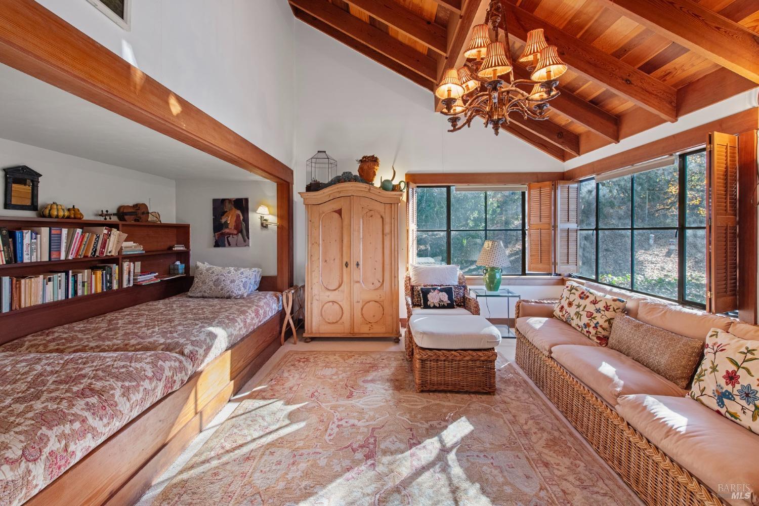 4040 Spring Mountain Rd