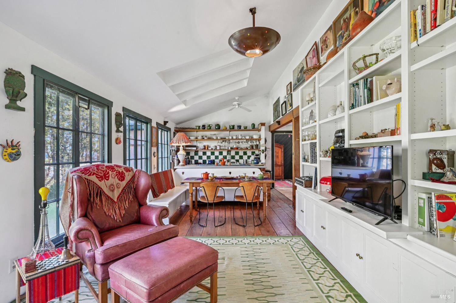 4040 Spring Mountain Rd