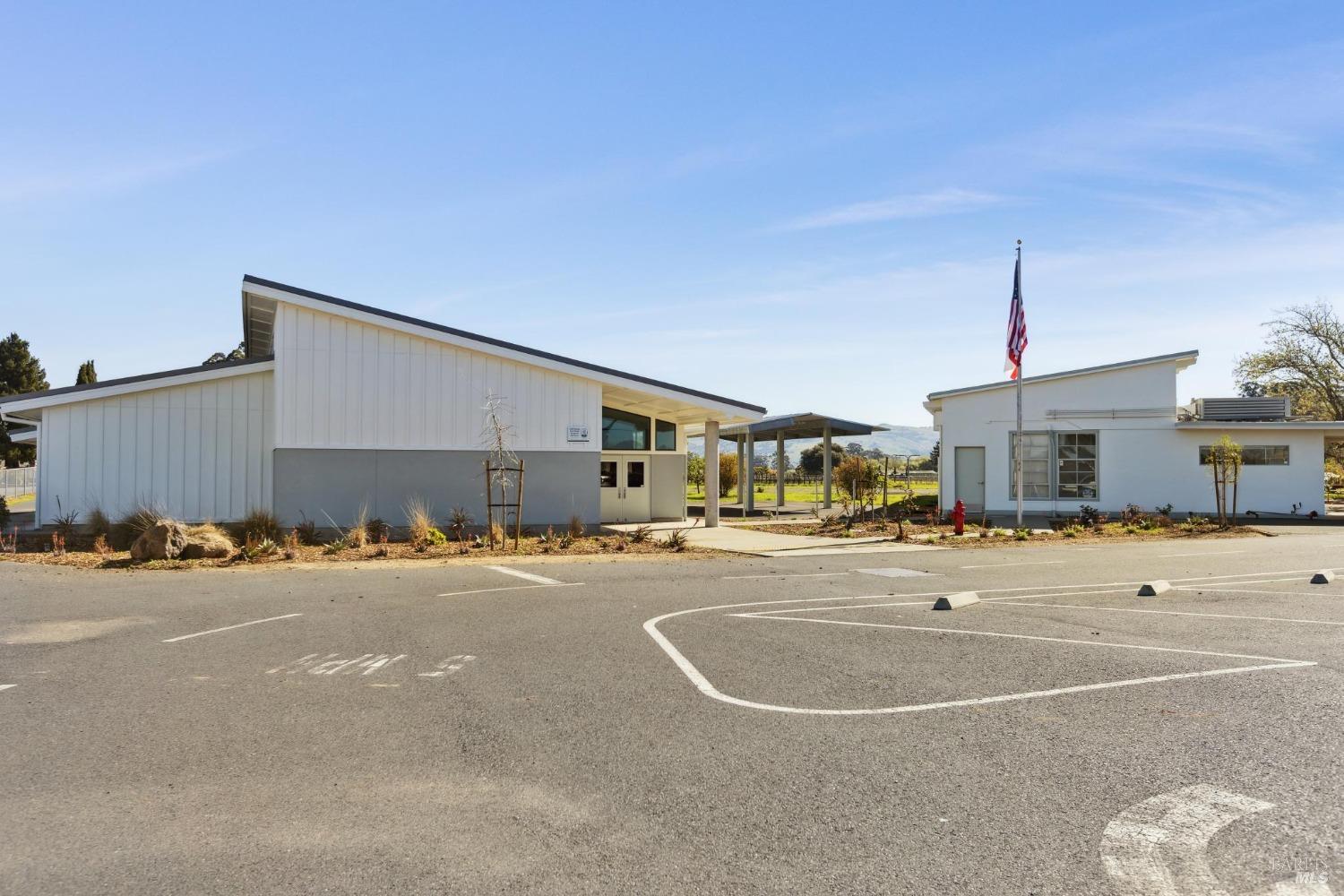 1680 Los Carneros Ave