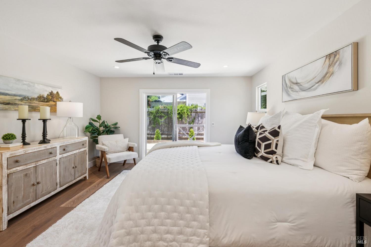 1830 Spring Mountain Rd