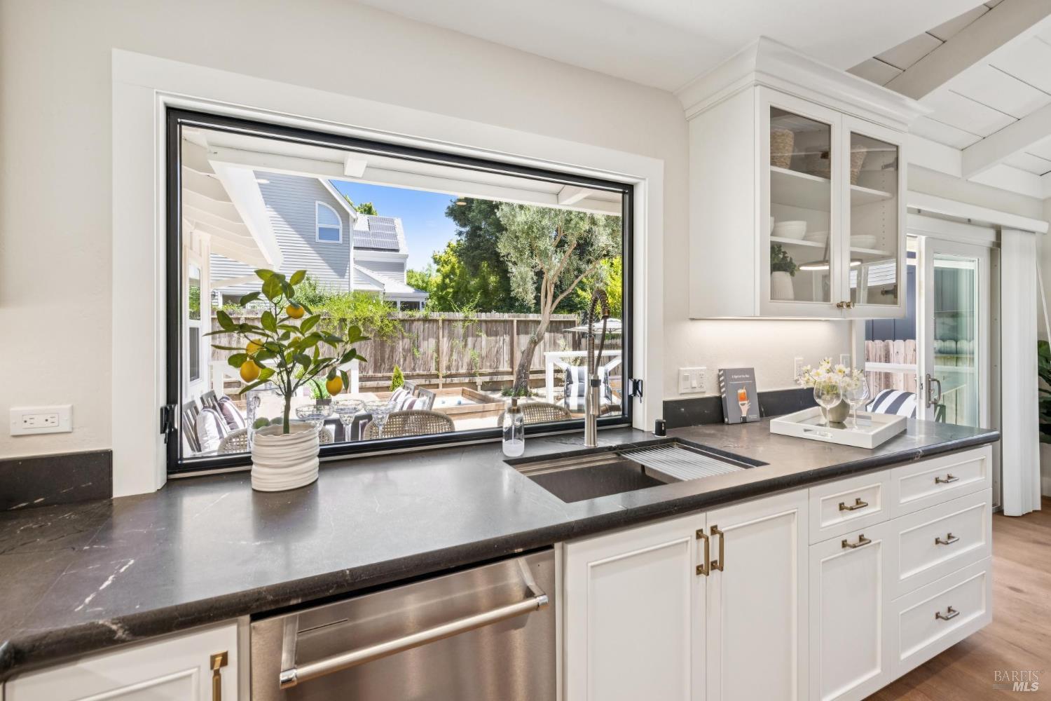 1830 Spring Mountain Rd