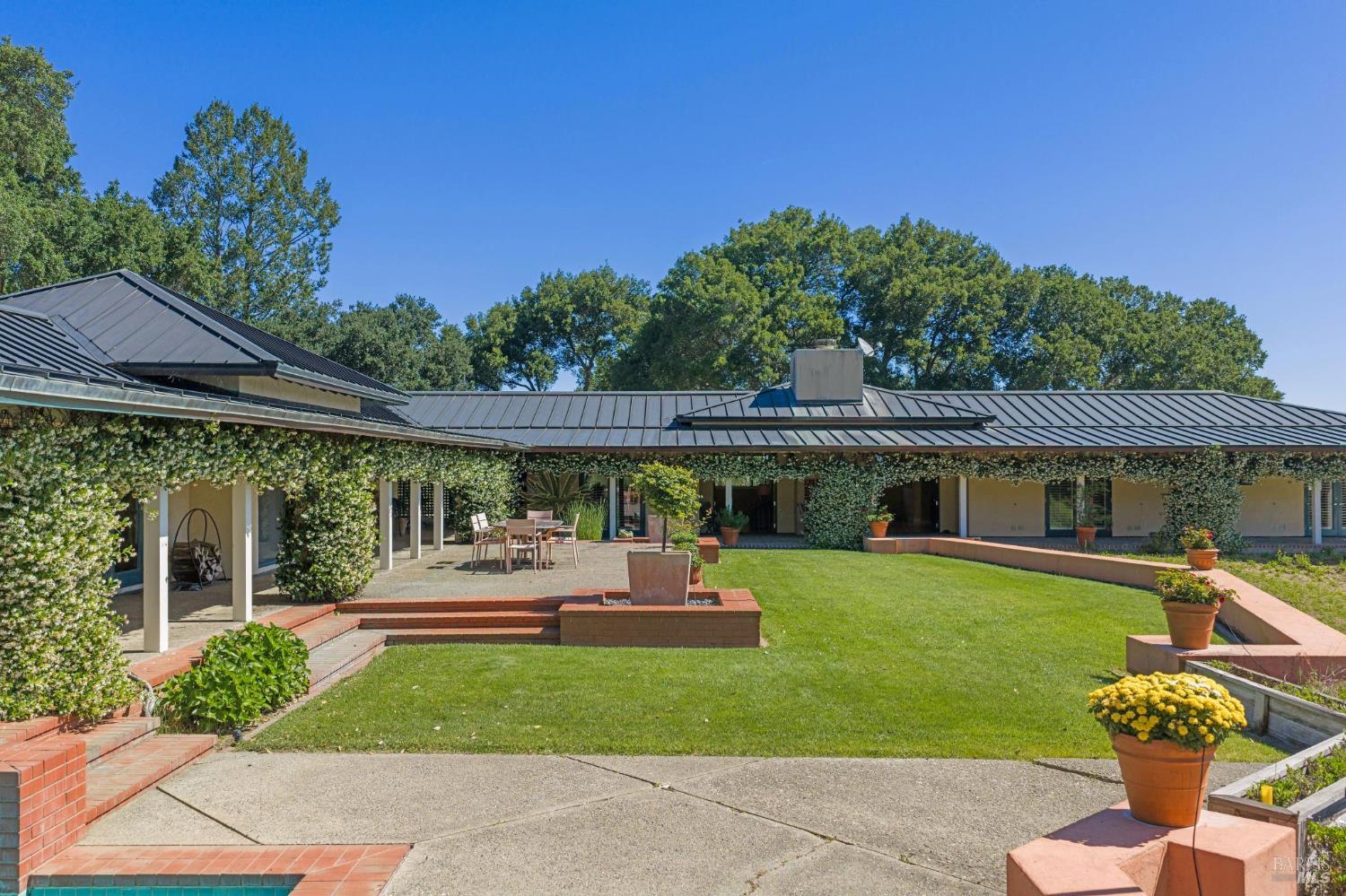 1975 Whitehall Lane